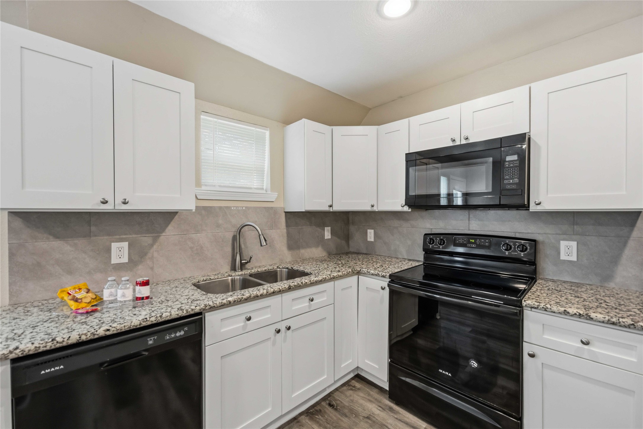 513 Avenue I Property Photo 25