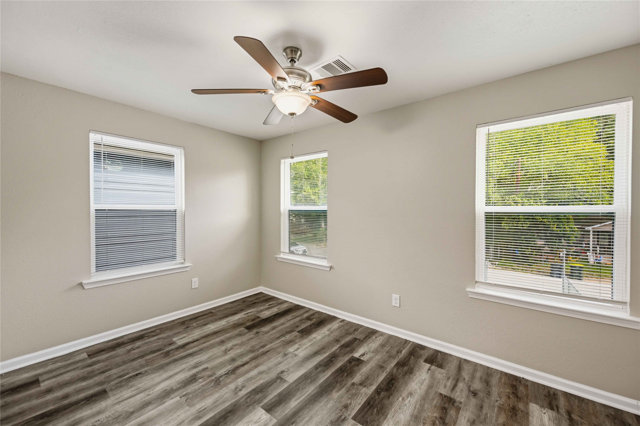 513 Avenue I Property Photo 31