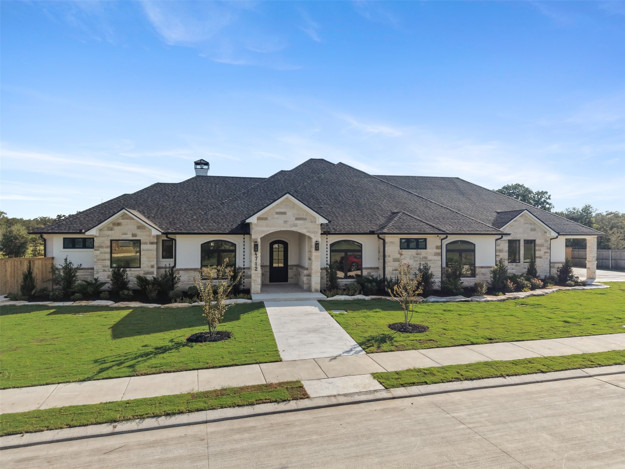 4712 Foxglove Court Property Photo