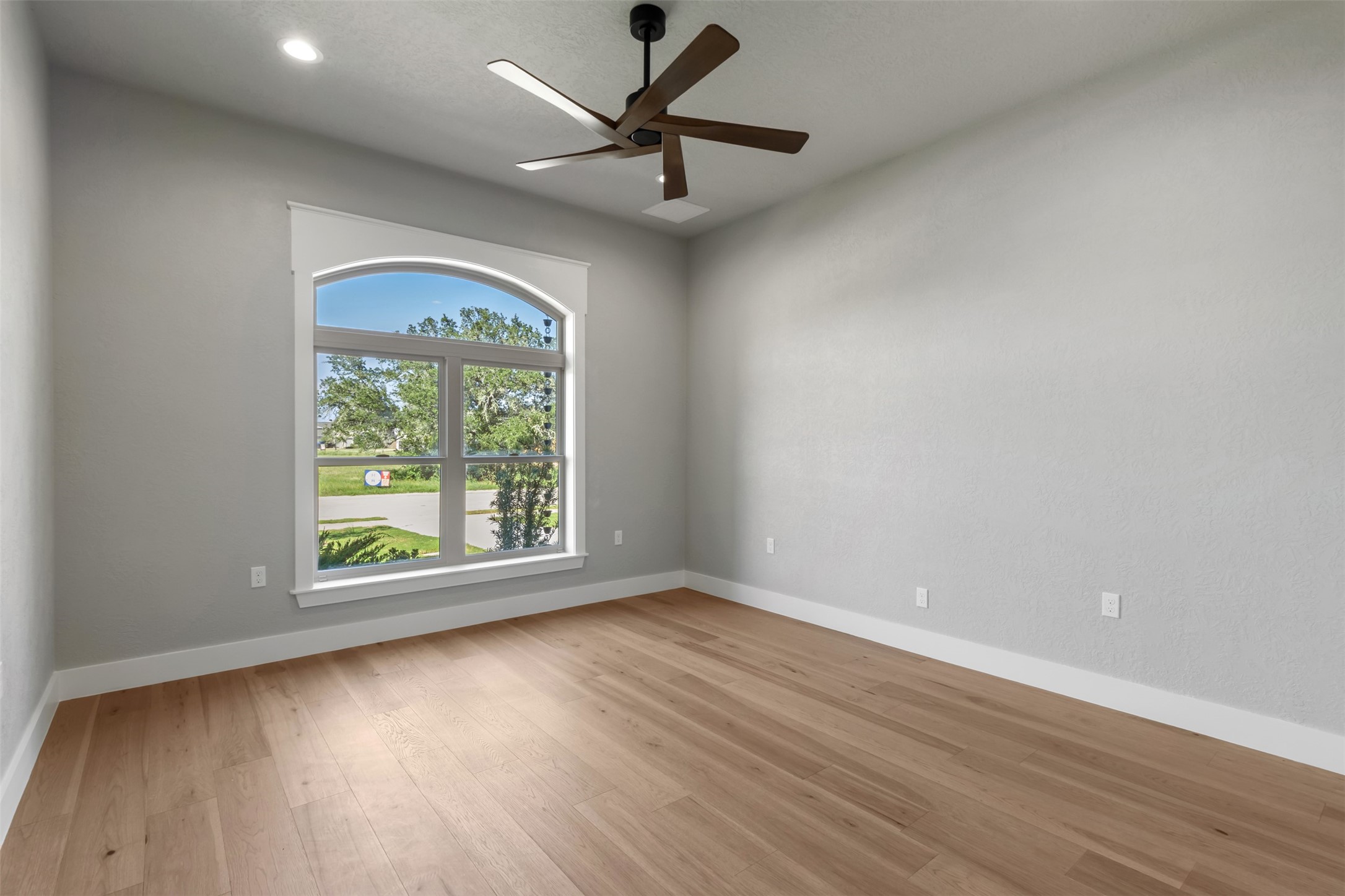 4712 Foxglove Court Property Photo 33