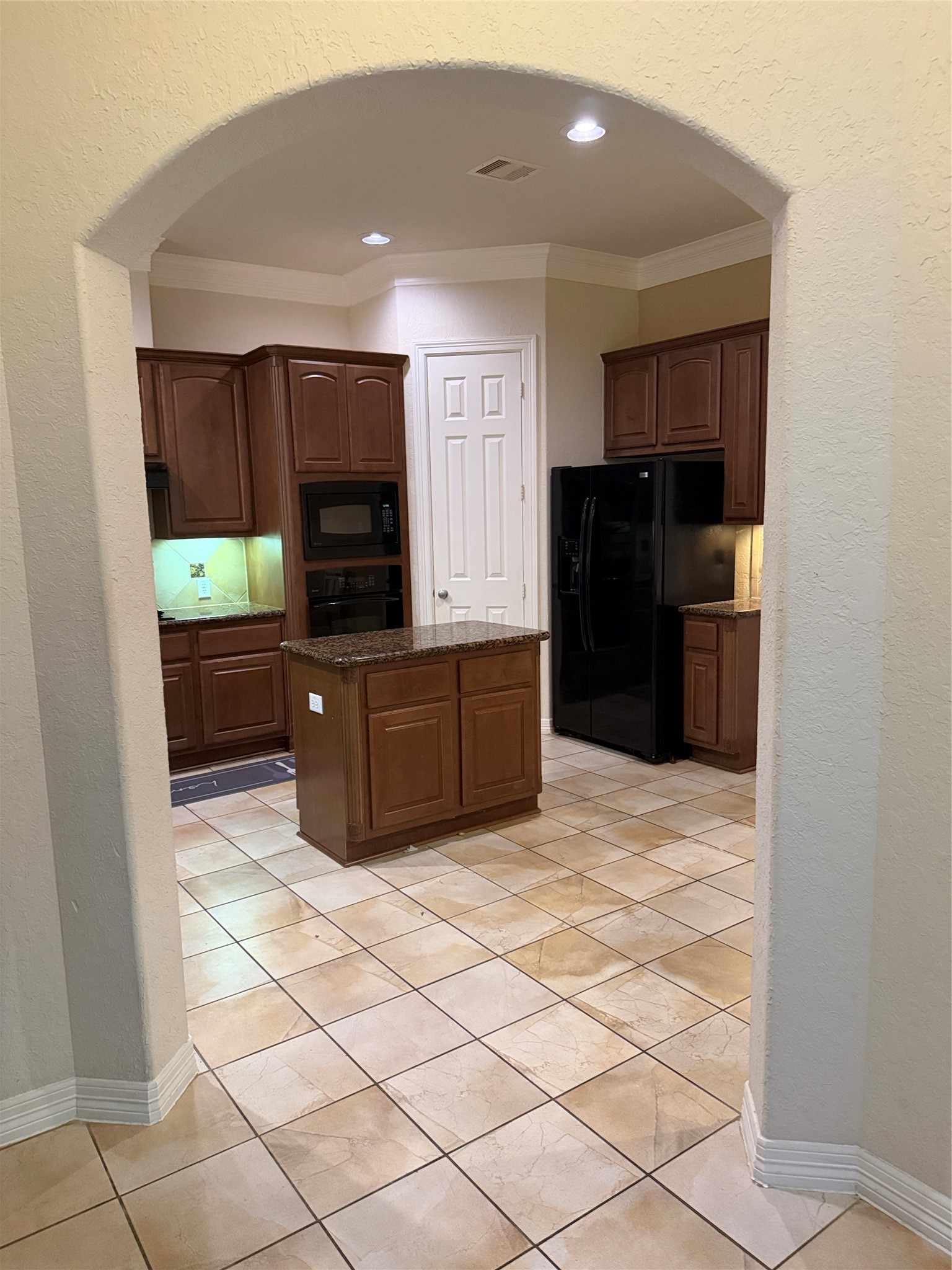 2946 Royal Oaks Crest Property Photo 8