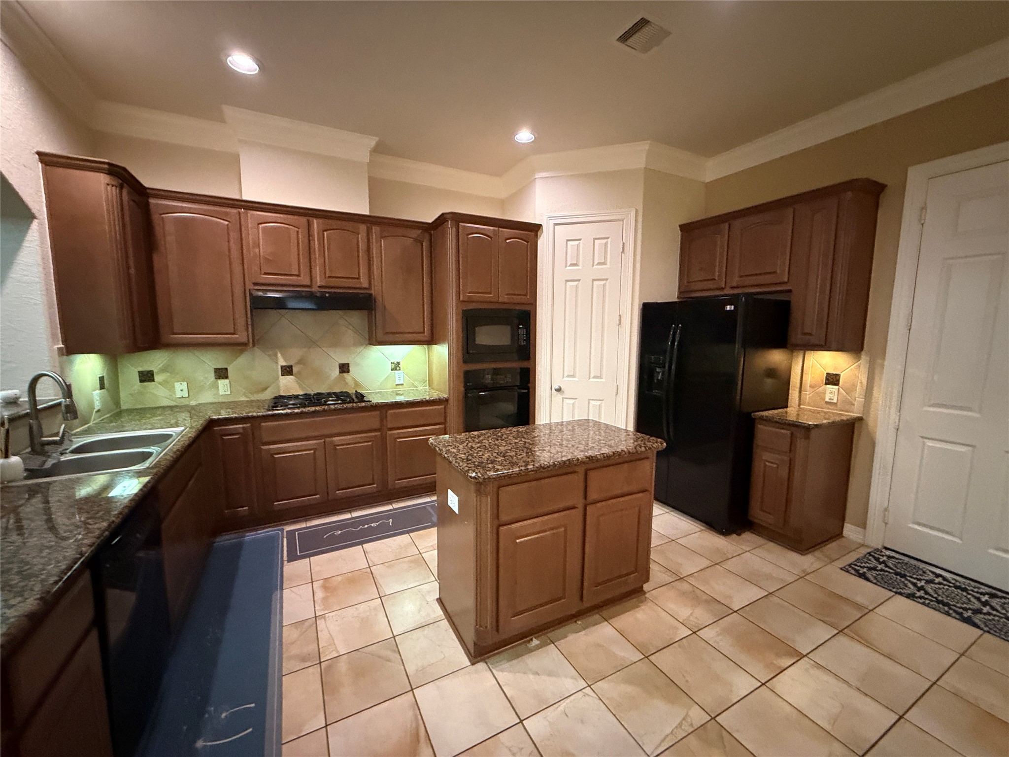 2946 Royal Oaks Crest Property Photo 9