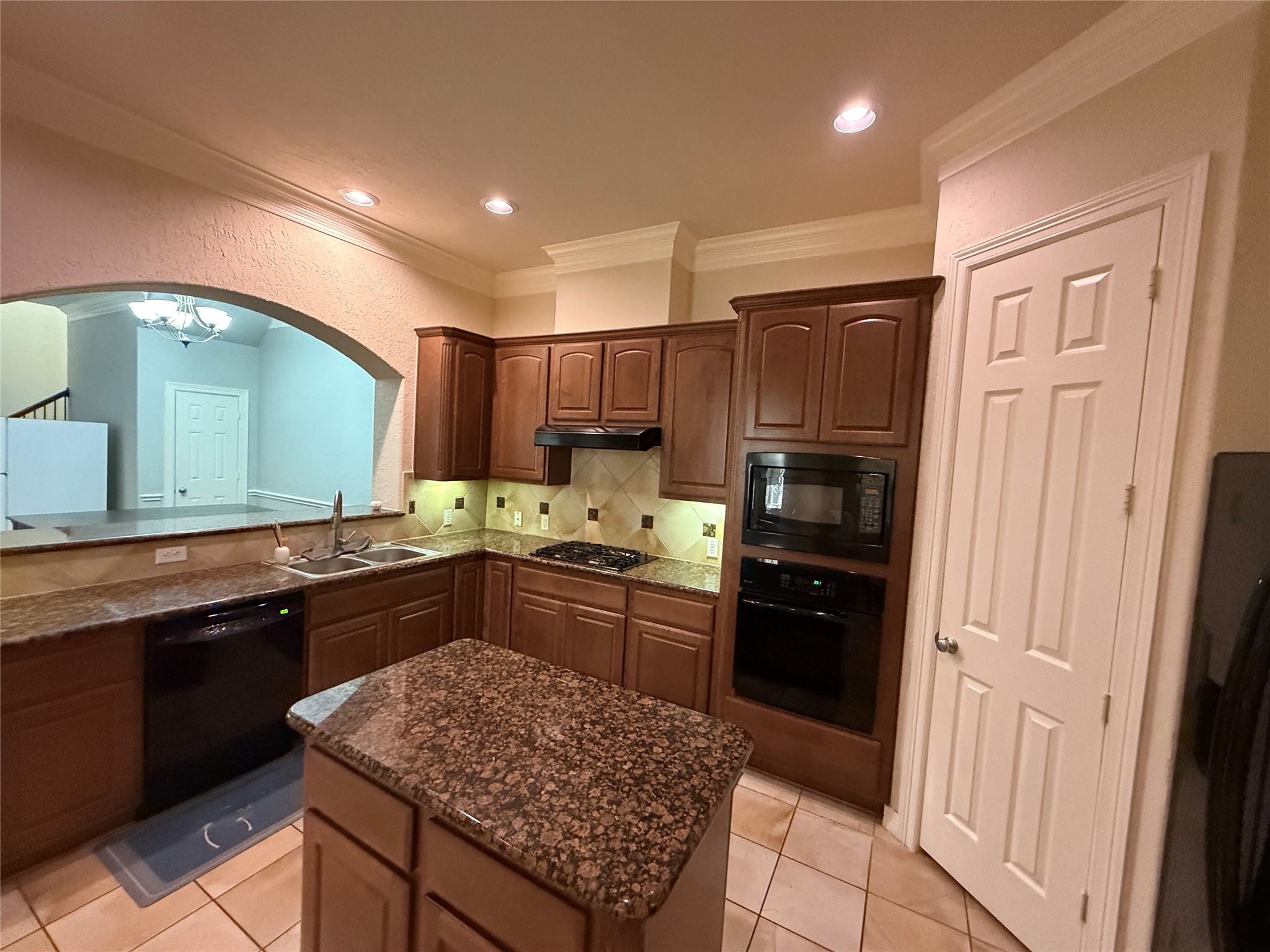 2946 Royal Oaks Crest Property Photo 10