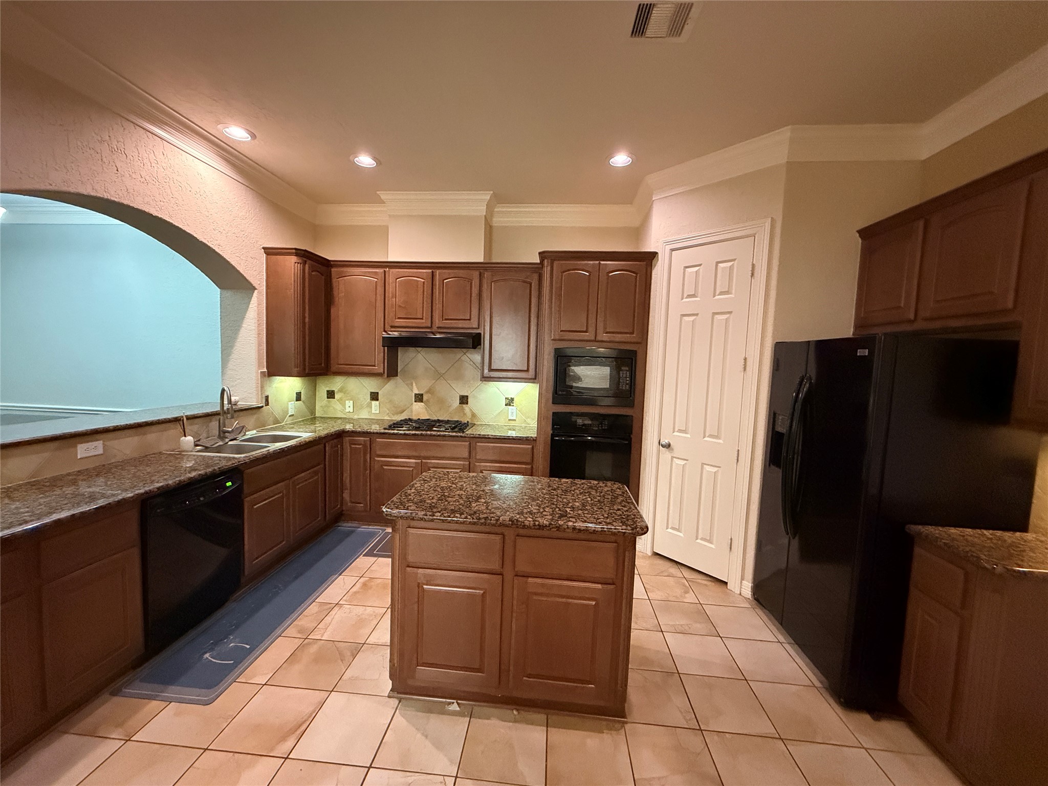2946 Royal Oaks Crest Property Photo 11