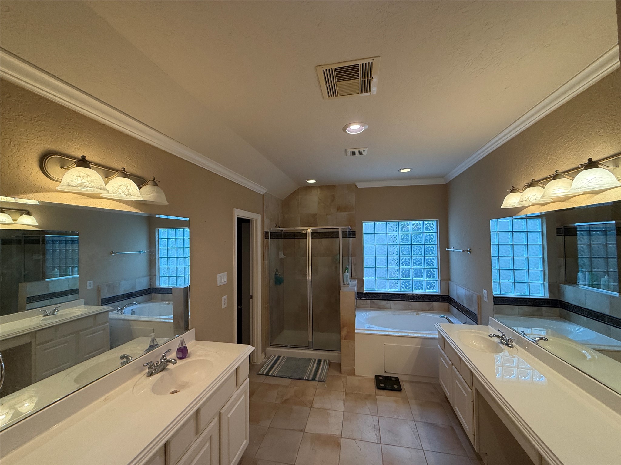 2946 Royal Oaks Crest Property Photo 37