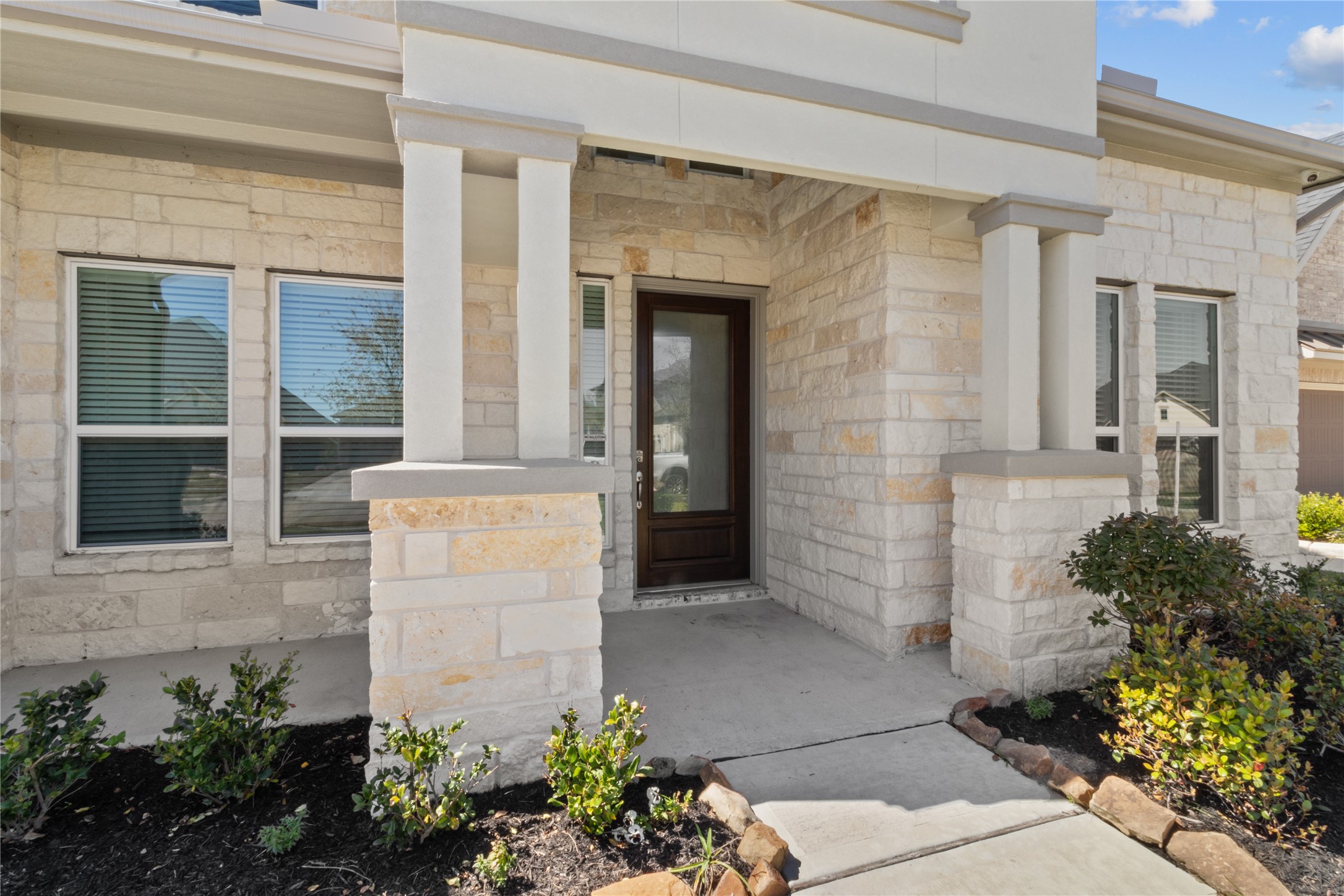 709 Turner Cove Court Property Photo 2