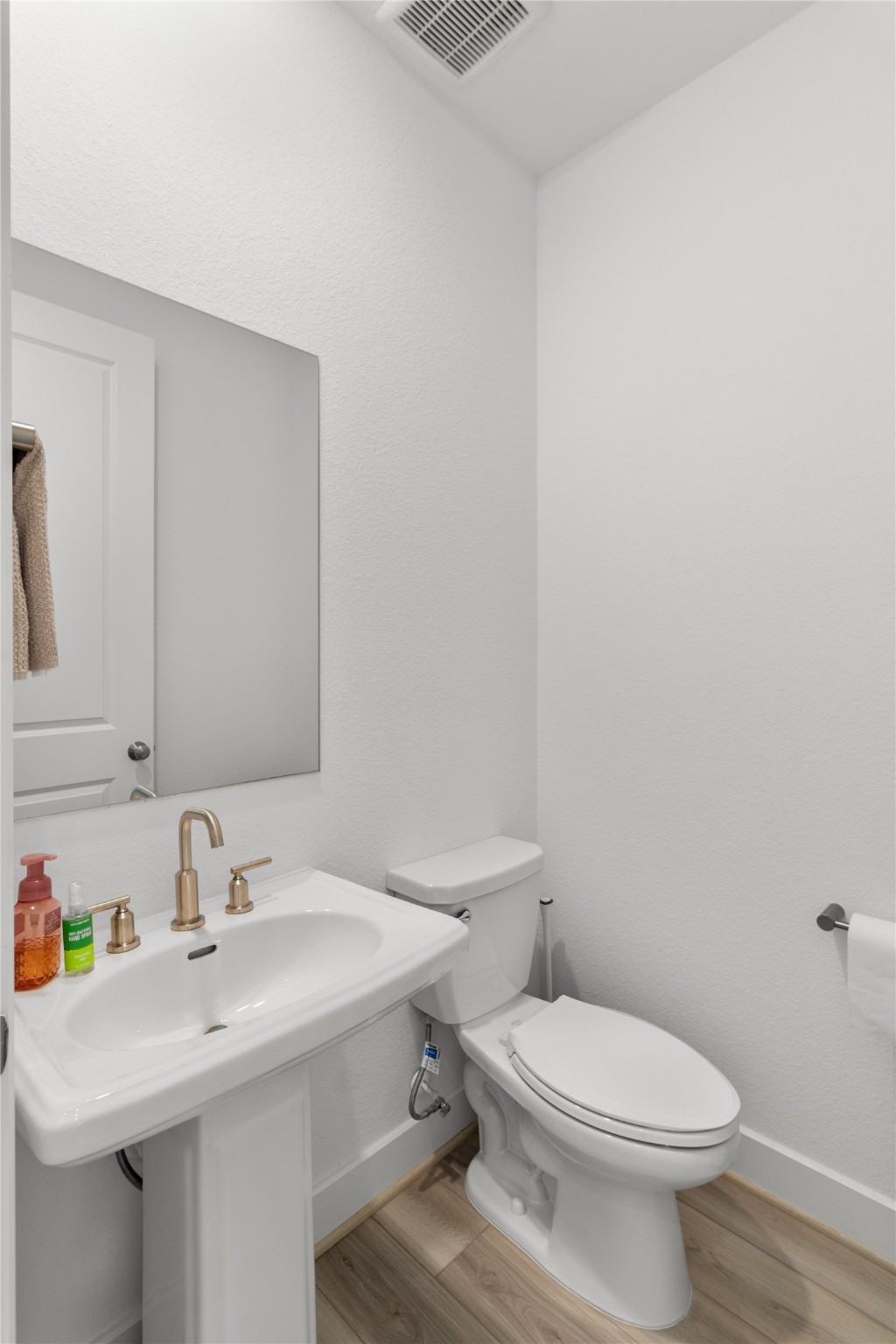 709 Turner Cove Court Property Photo 5