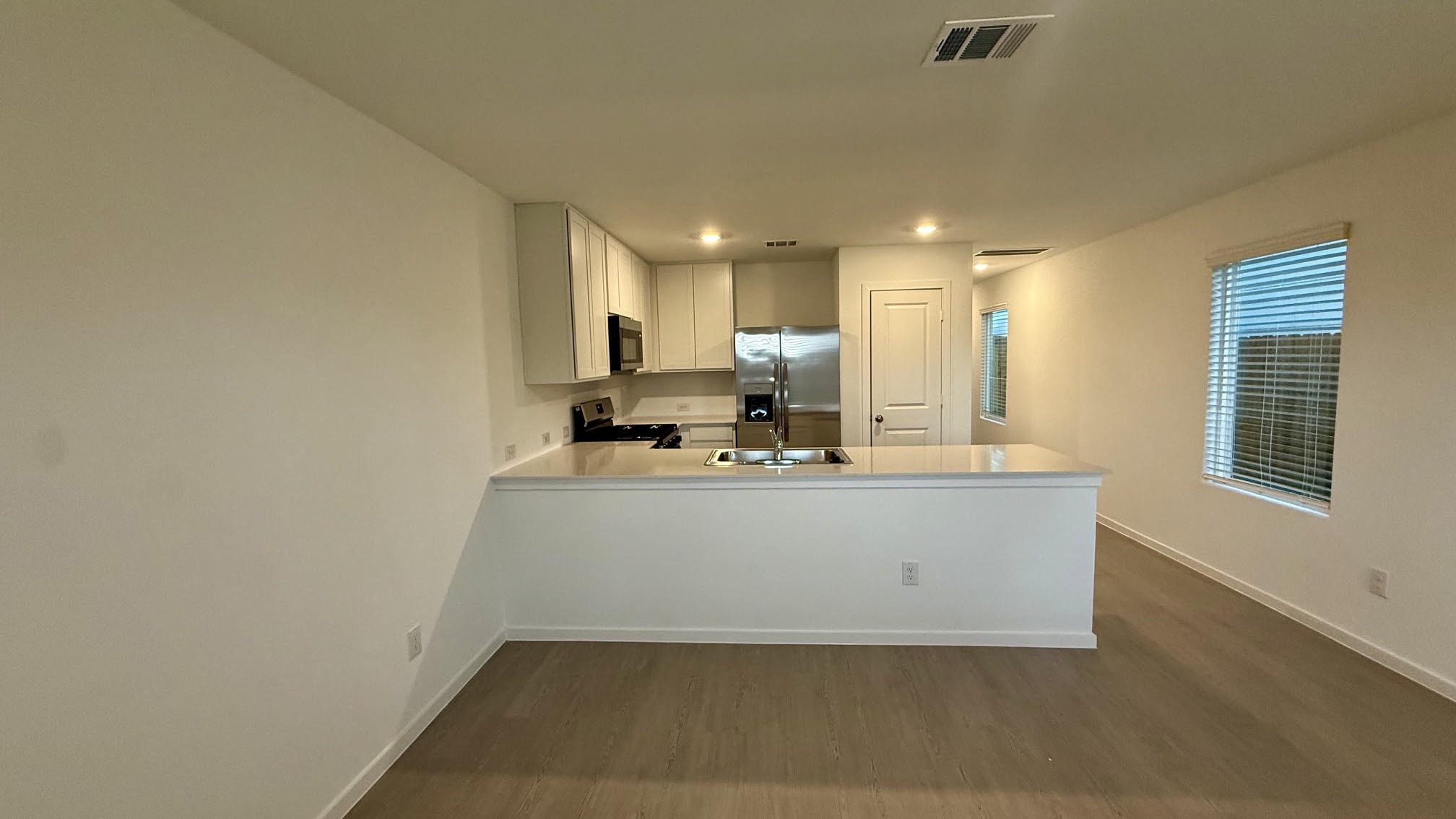 938 Pertuso Ln Property Photo 3