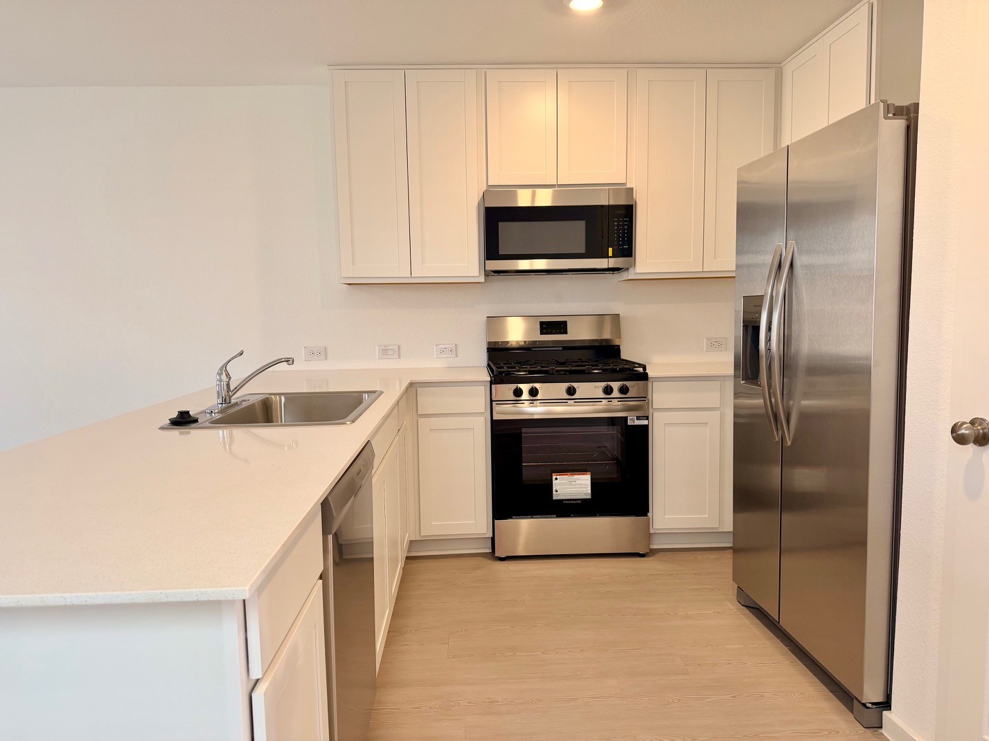938 Pertuso Ln Property Photo 4
