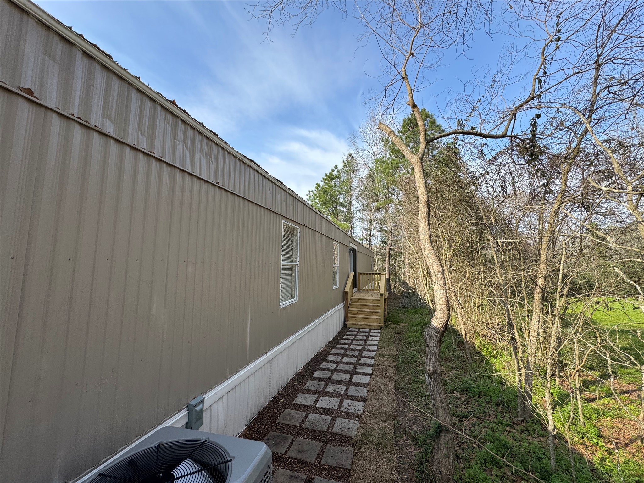 15840 Lowell Property Photo 7