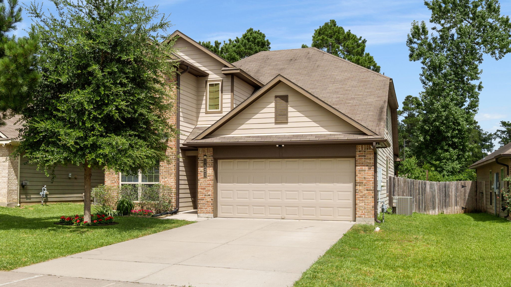1921 Briar Grove Drive Property Photo 1