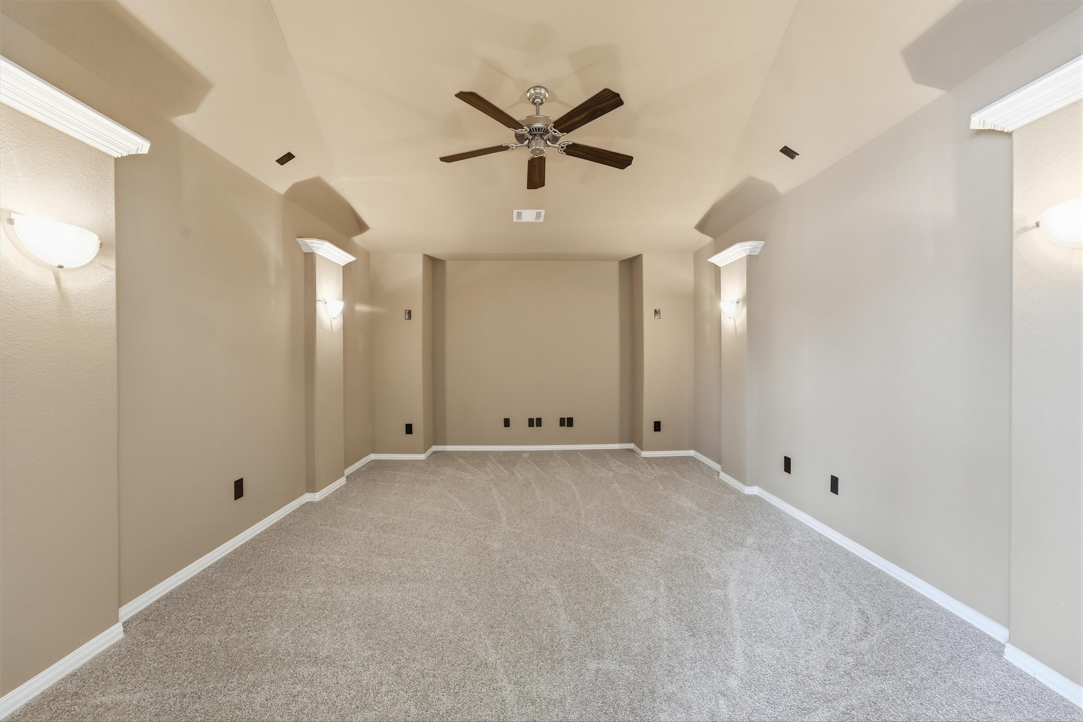 9952 Downey Emerald Drive Property Photo 40