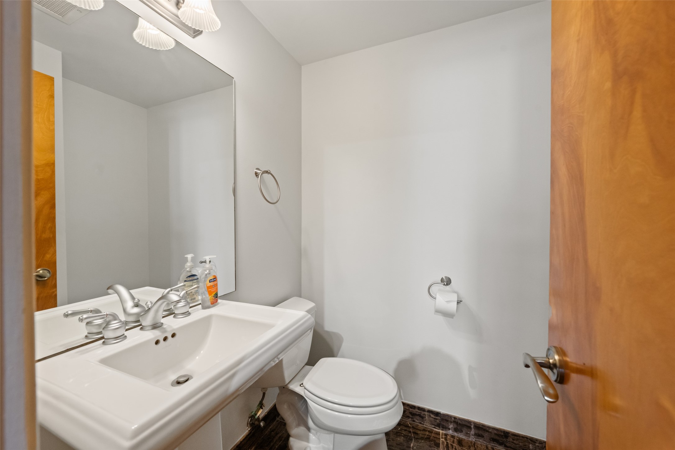711 Main Street 601 Property Photo 17