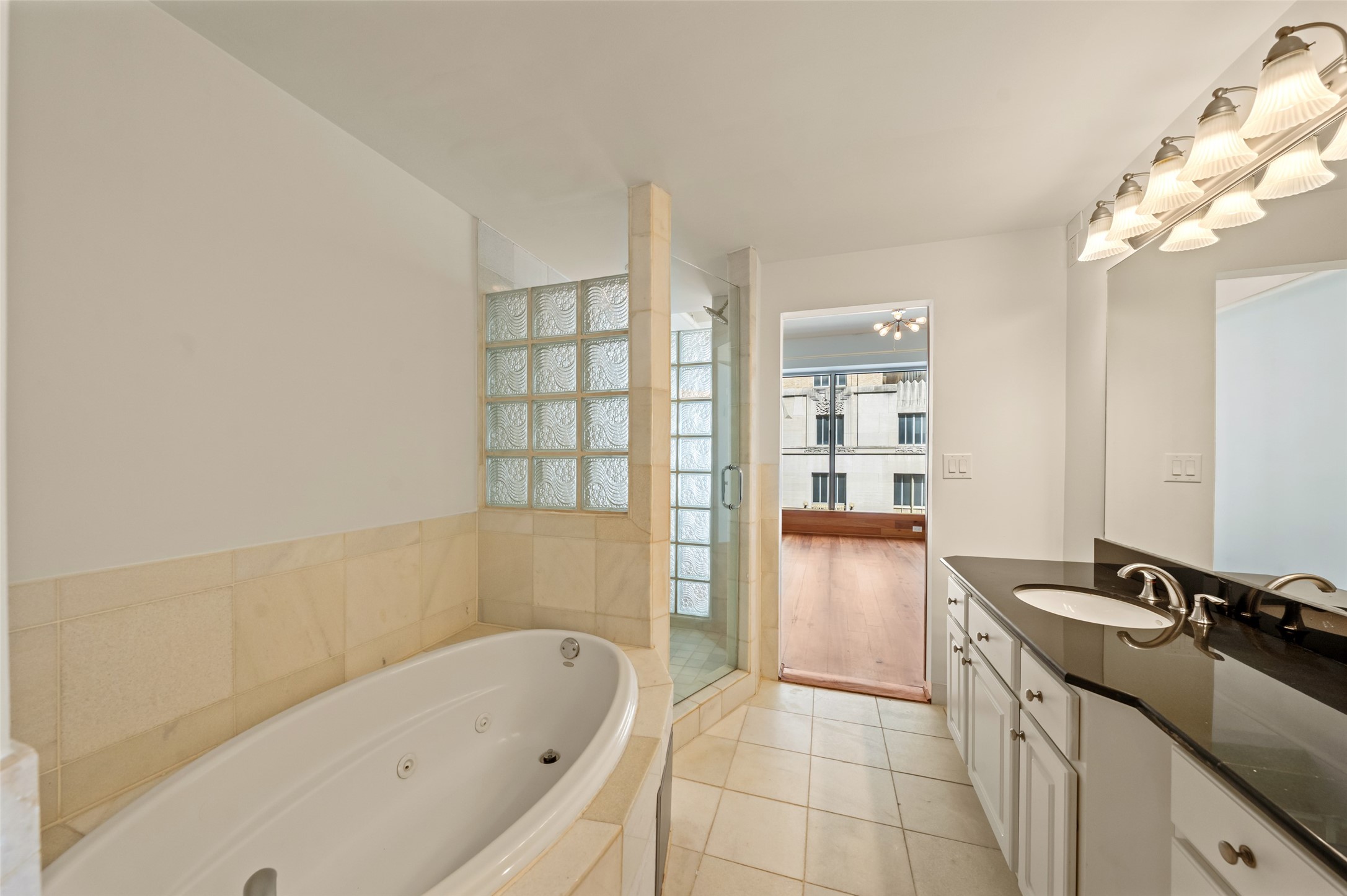 711 Main Street 601 Property Photo 21