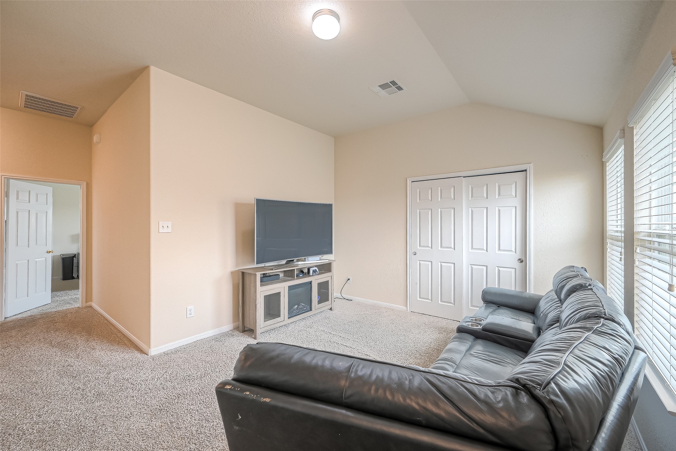 3030 Currier Court Property Photo 20