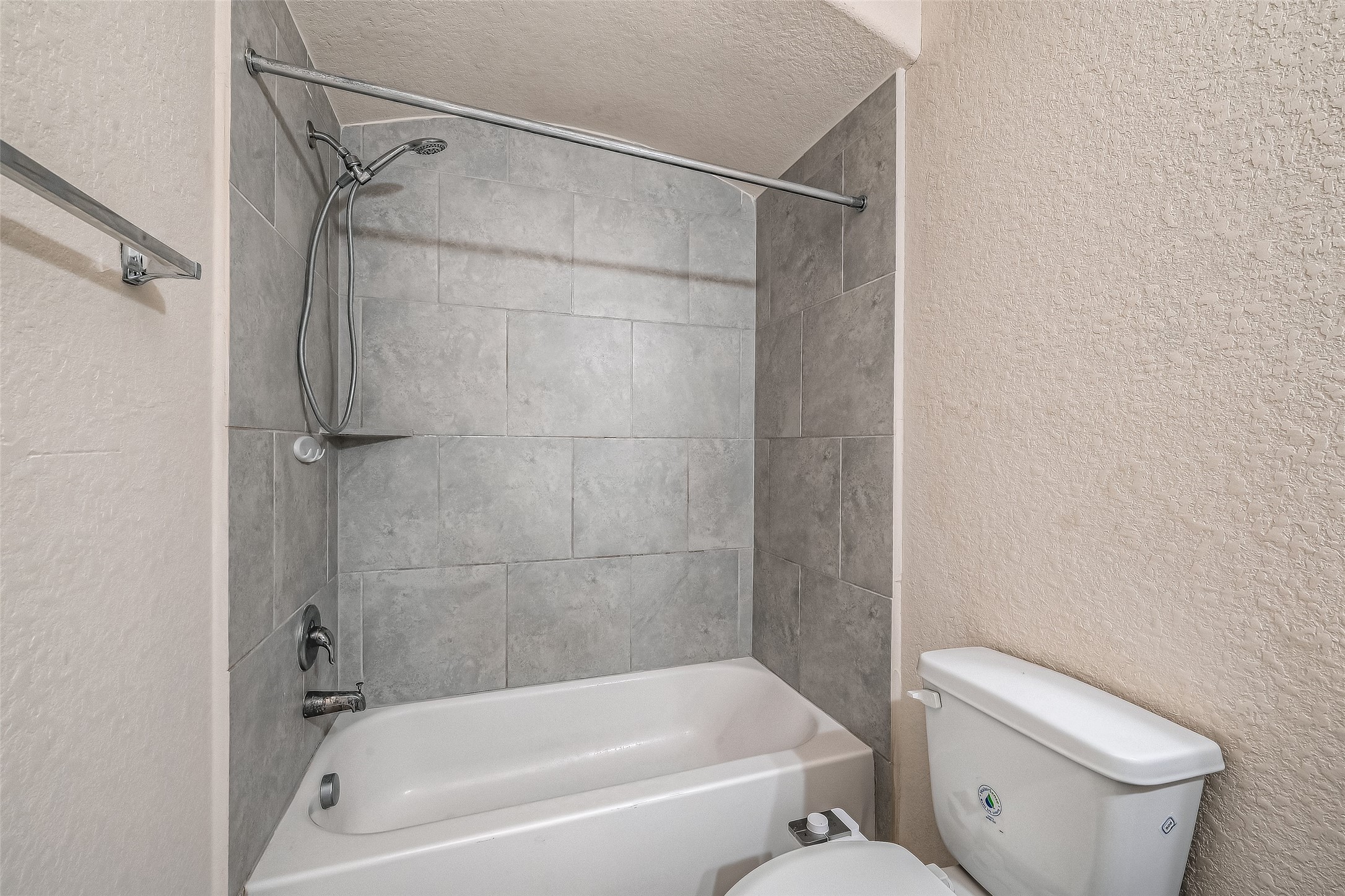 3030 Currier Court Property Photo 23