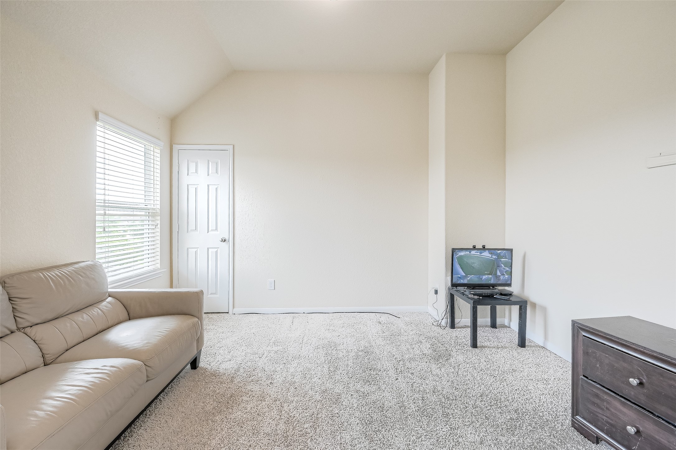 3030 Currier Court Property Photo 27