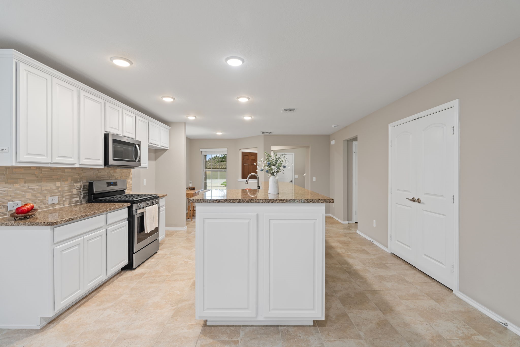 3242 Golden Eagle Way Property Photo 6