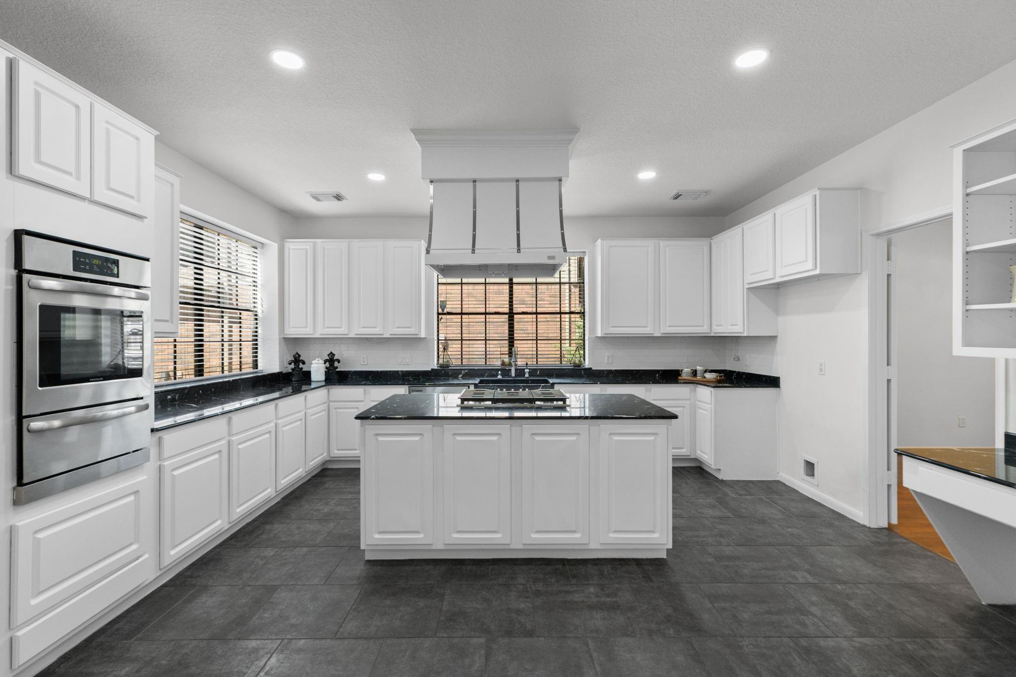 13007 Orchard Hollow Way Property Photo 3