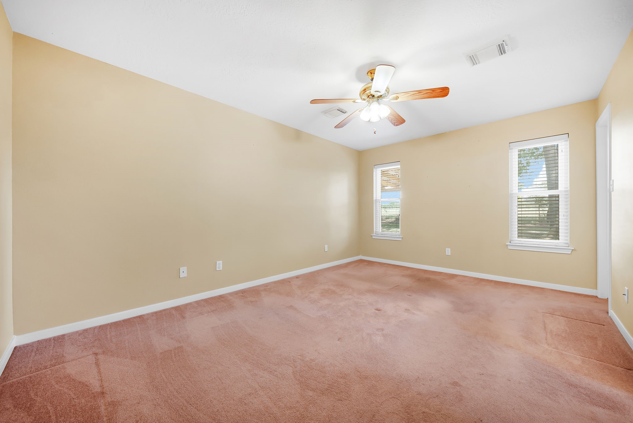 11950 N Ridgeway Drive Property Photo 8