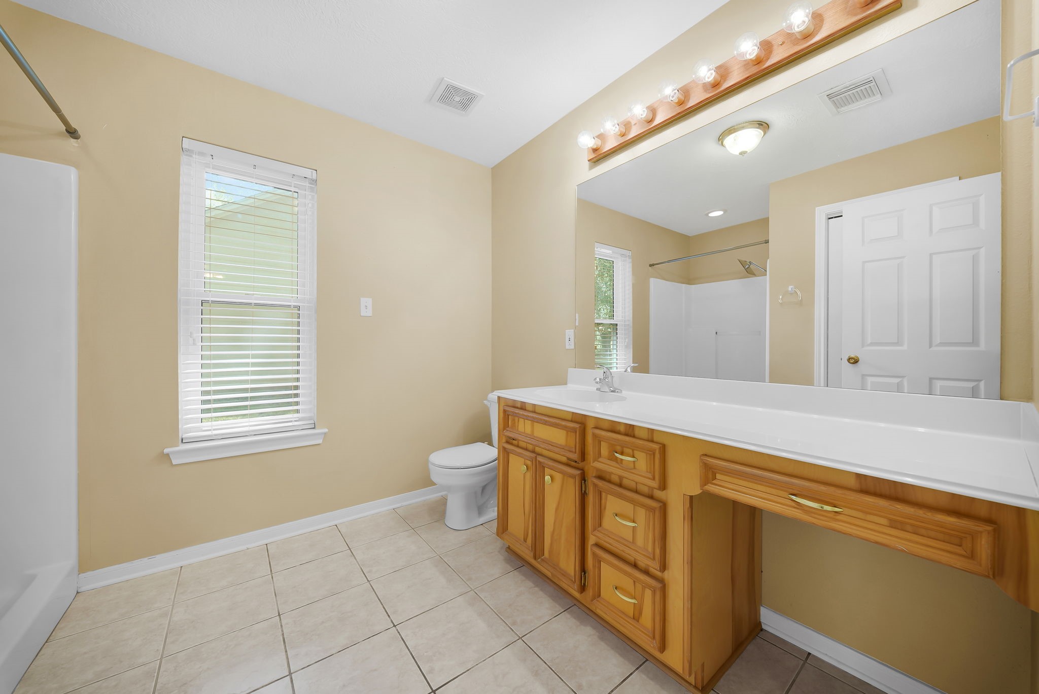 11950 N Ridgeway Drive Property Photo 10