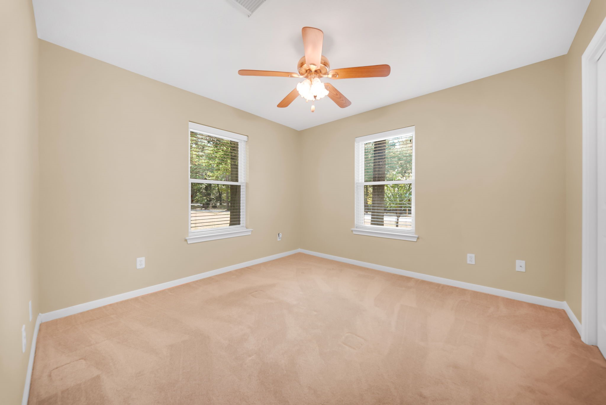 11950 N Ridgeway Drive Property Photo 13