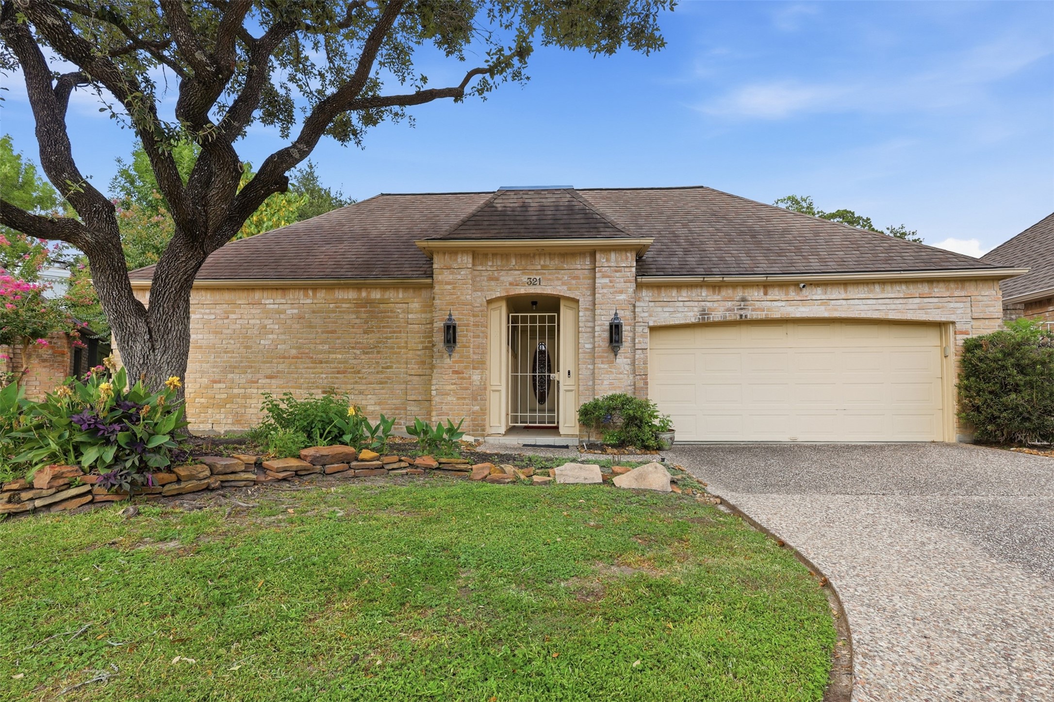 321 Champions Colony III Property Photo 1