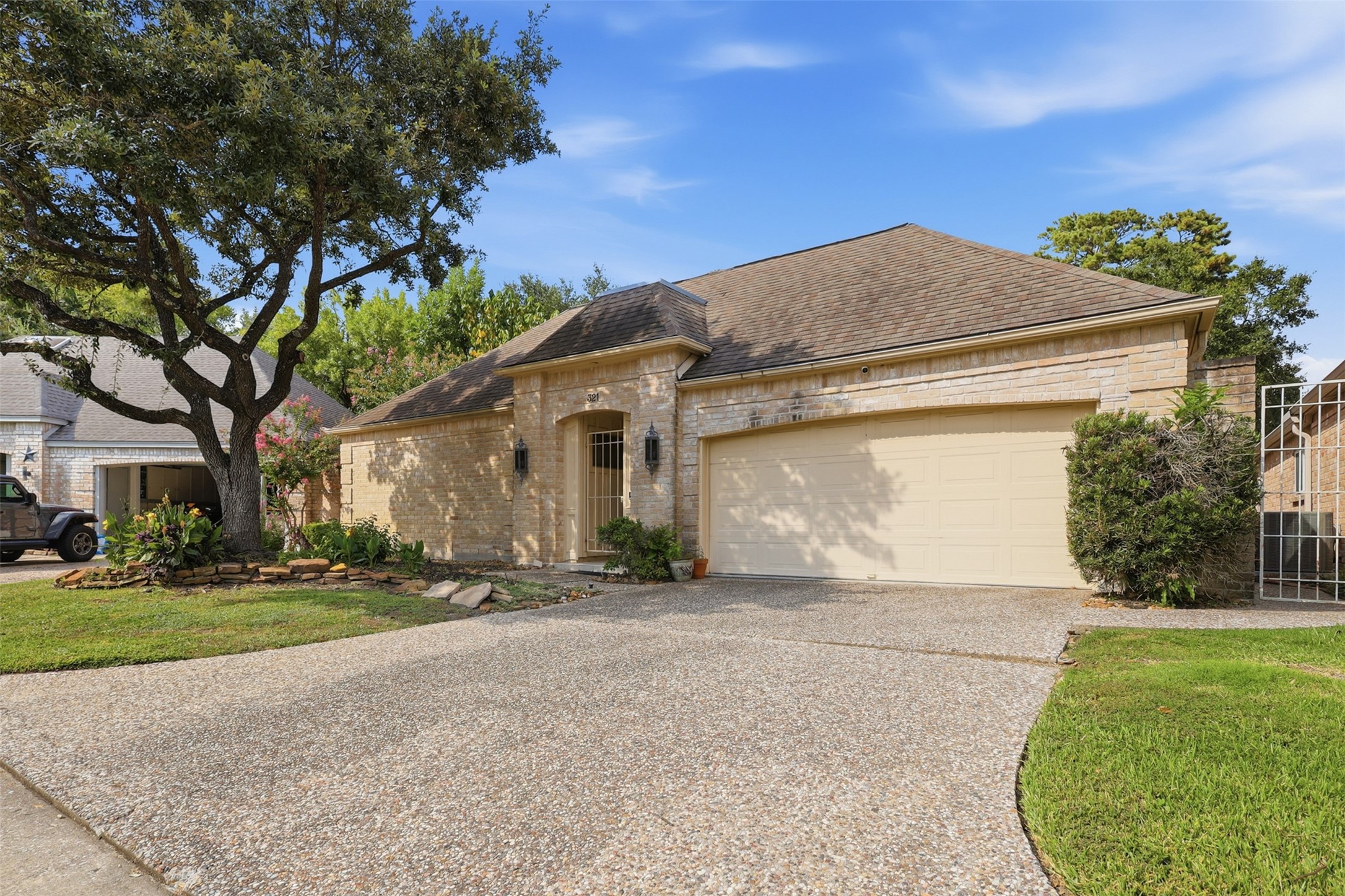 321 Champions Colony Iii Property Photo 2