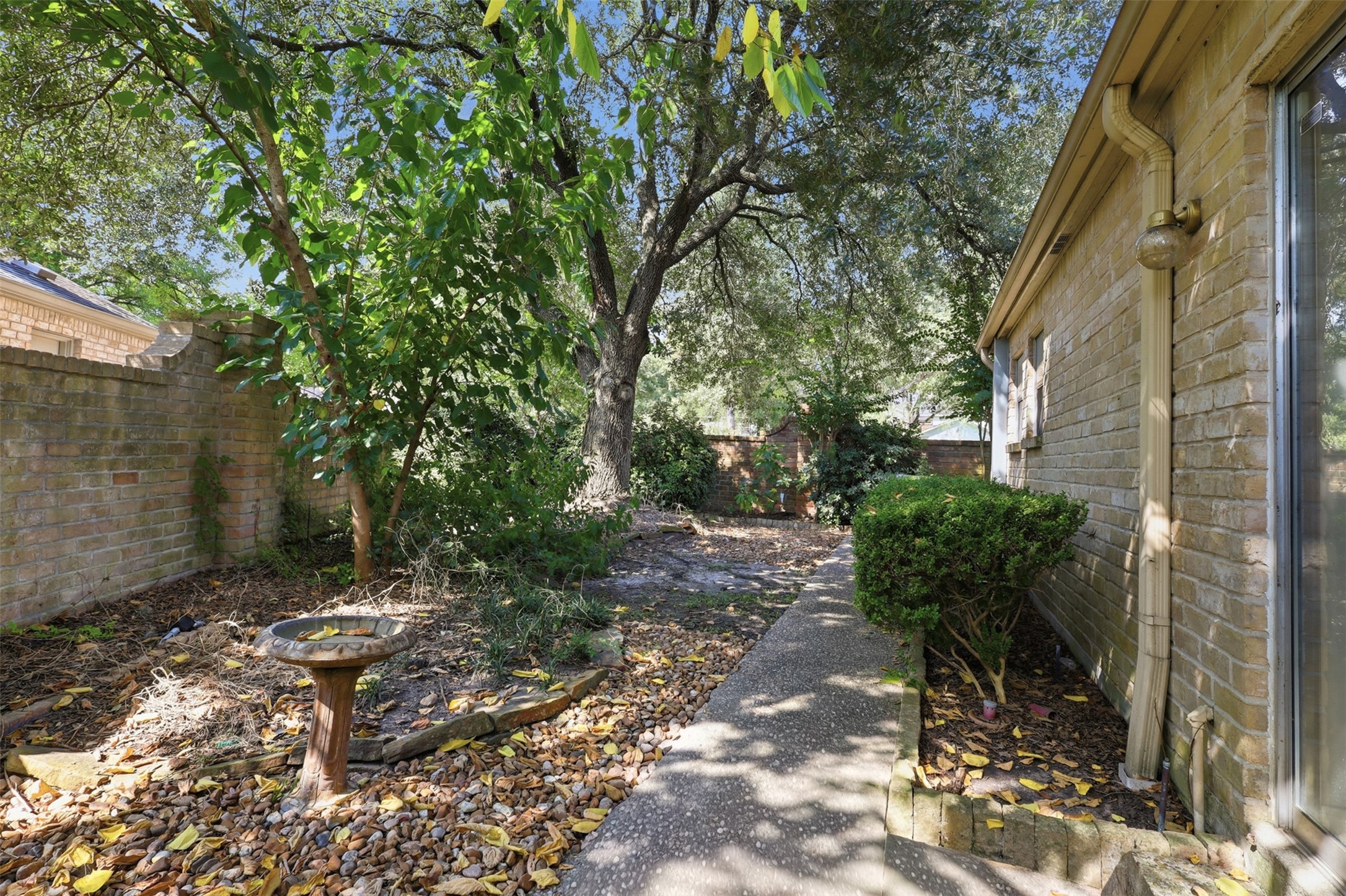 321 Champions Colony Iii Property Photo 18