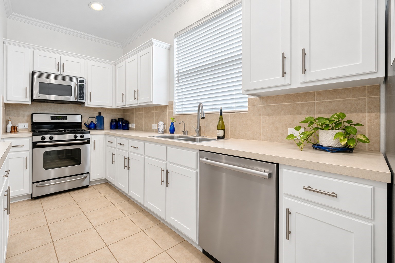 10826 Redstone Court Property Photo 13