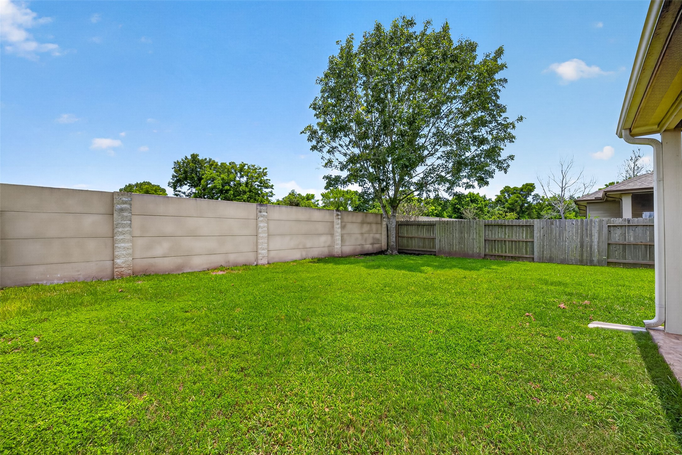 10826 Redstone Court Property Photo 37