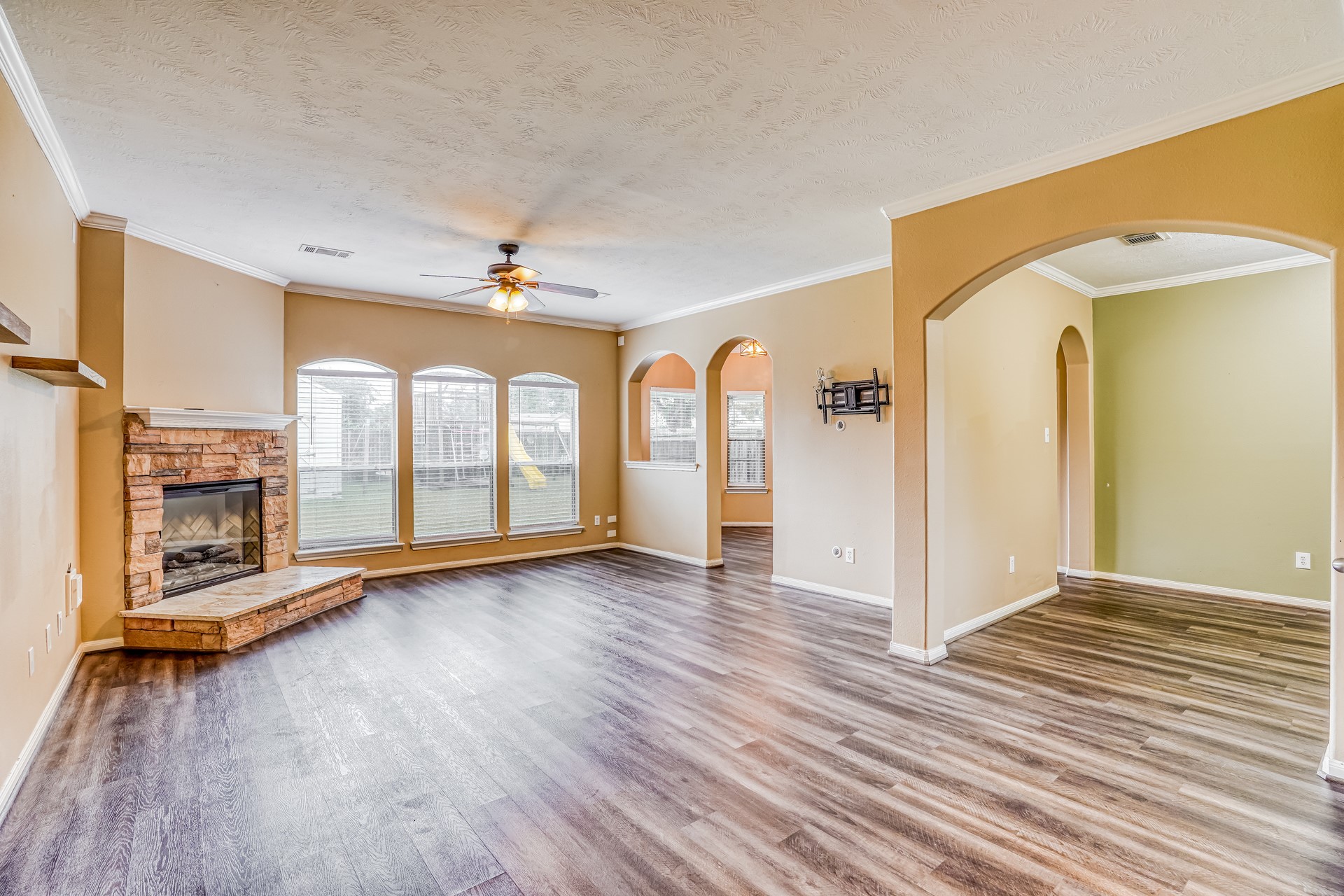 1122 Chase Park Drive Property Photo 2