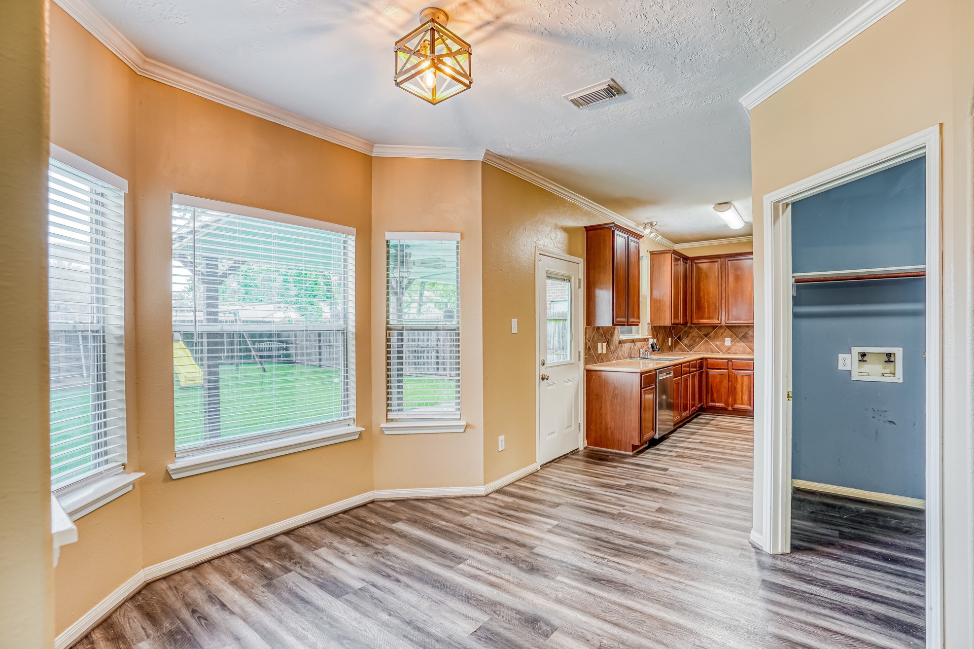 1122 Chase Park Drive Property Photo 4