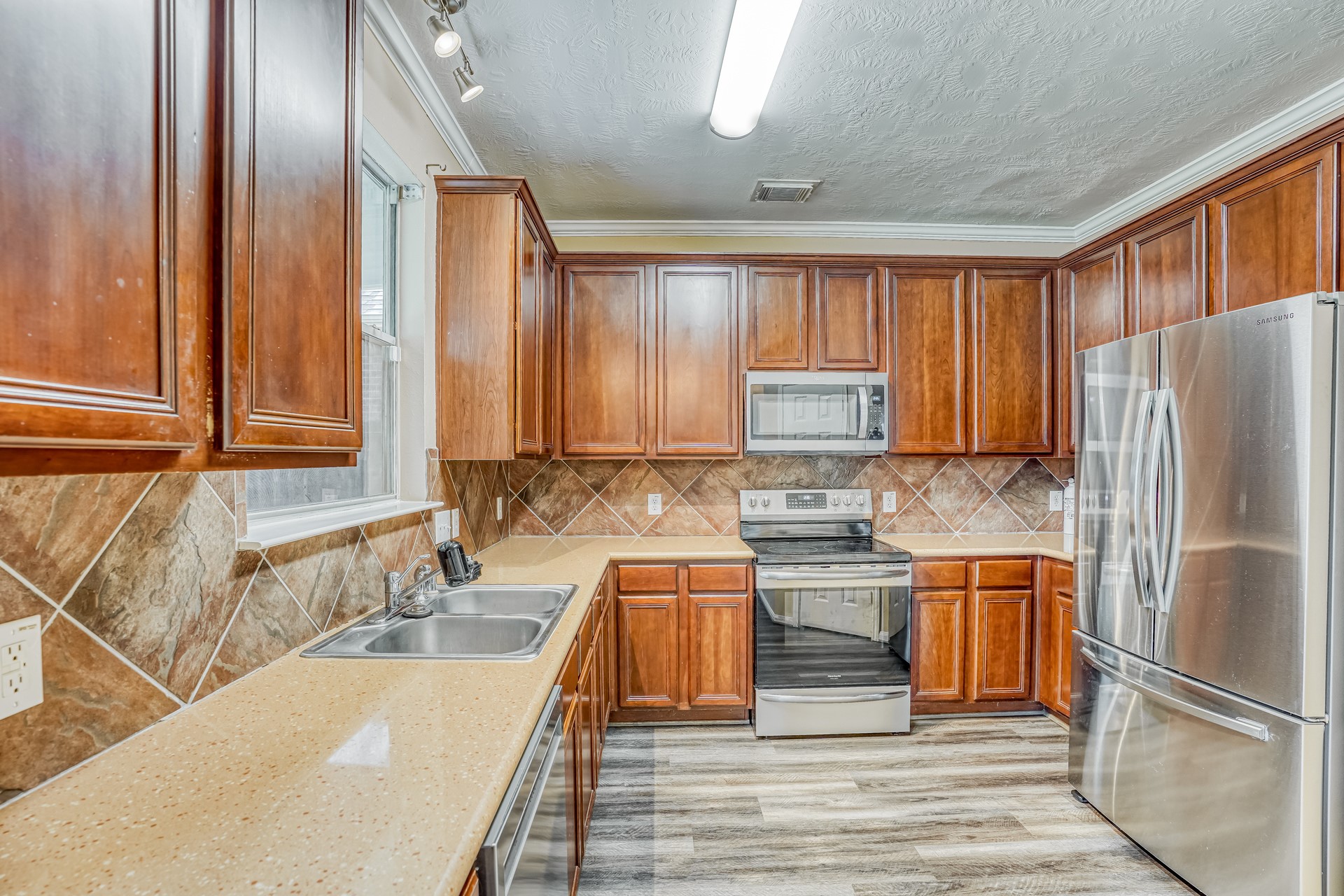 1122 Chase Park Drive Property Photo 5