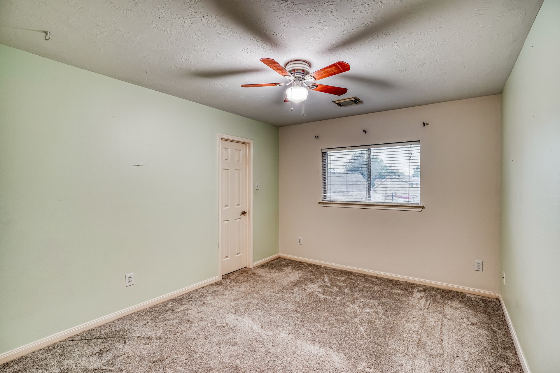 1122 Chase Park Drive Property Photo 12