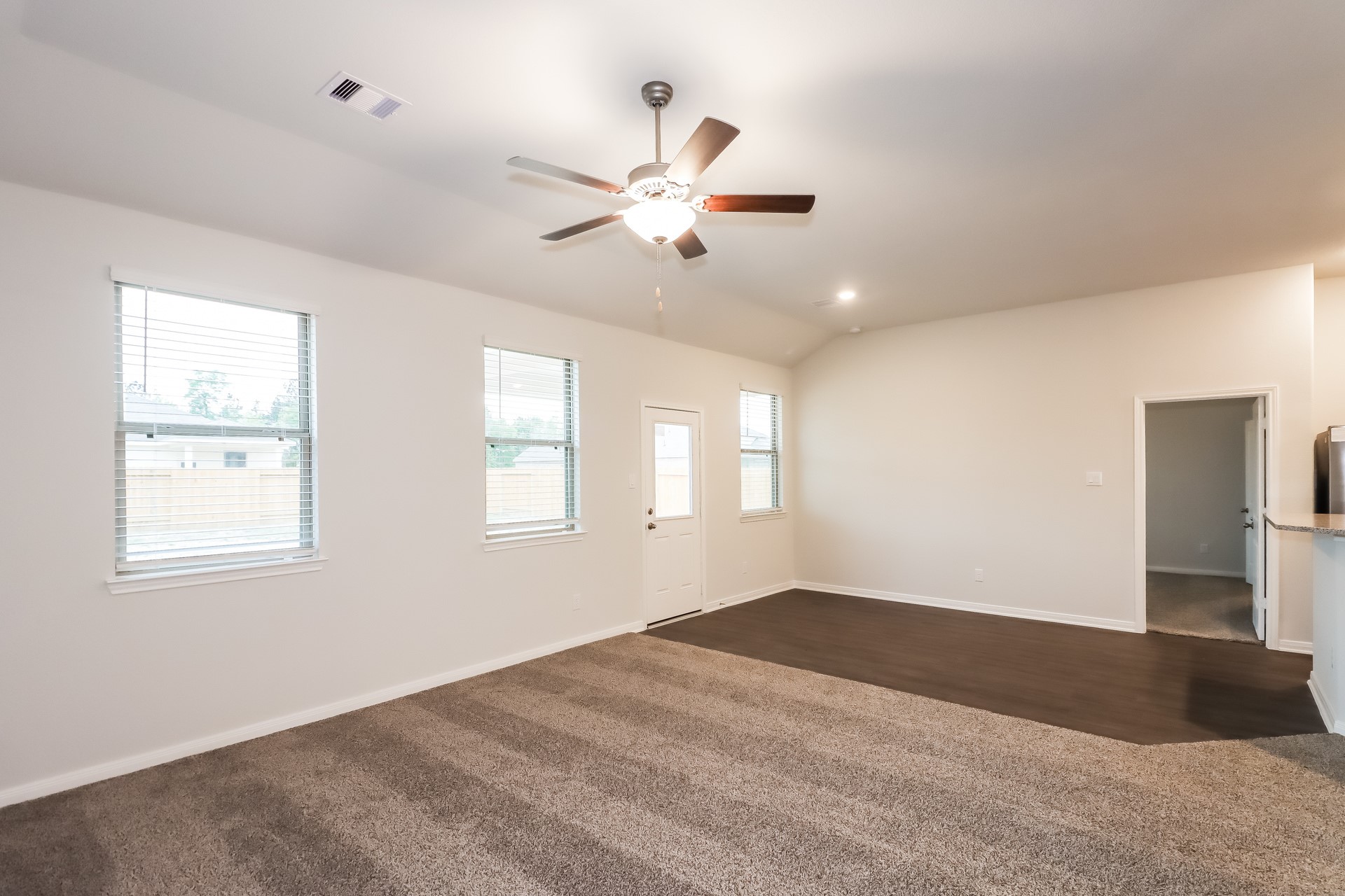 26020 Babe Ruth Drive Property Photo 4