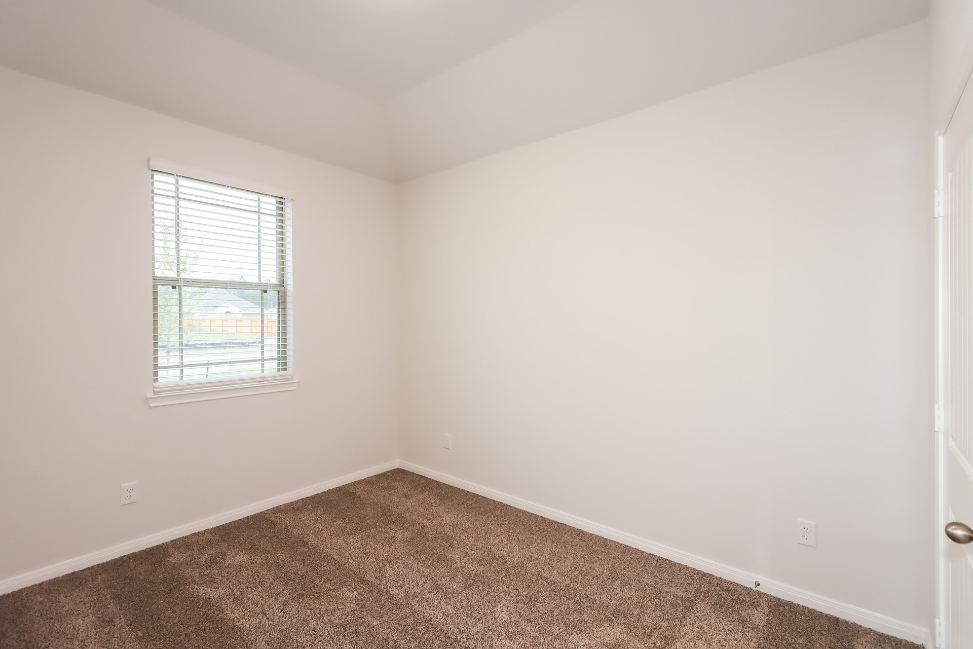 26020 Babe Ruth Drive Property Photo 9