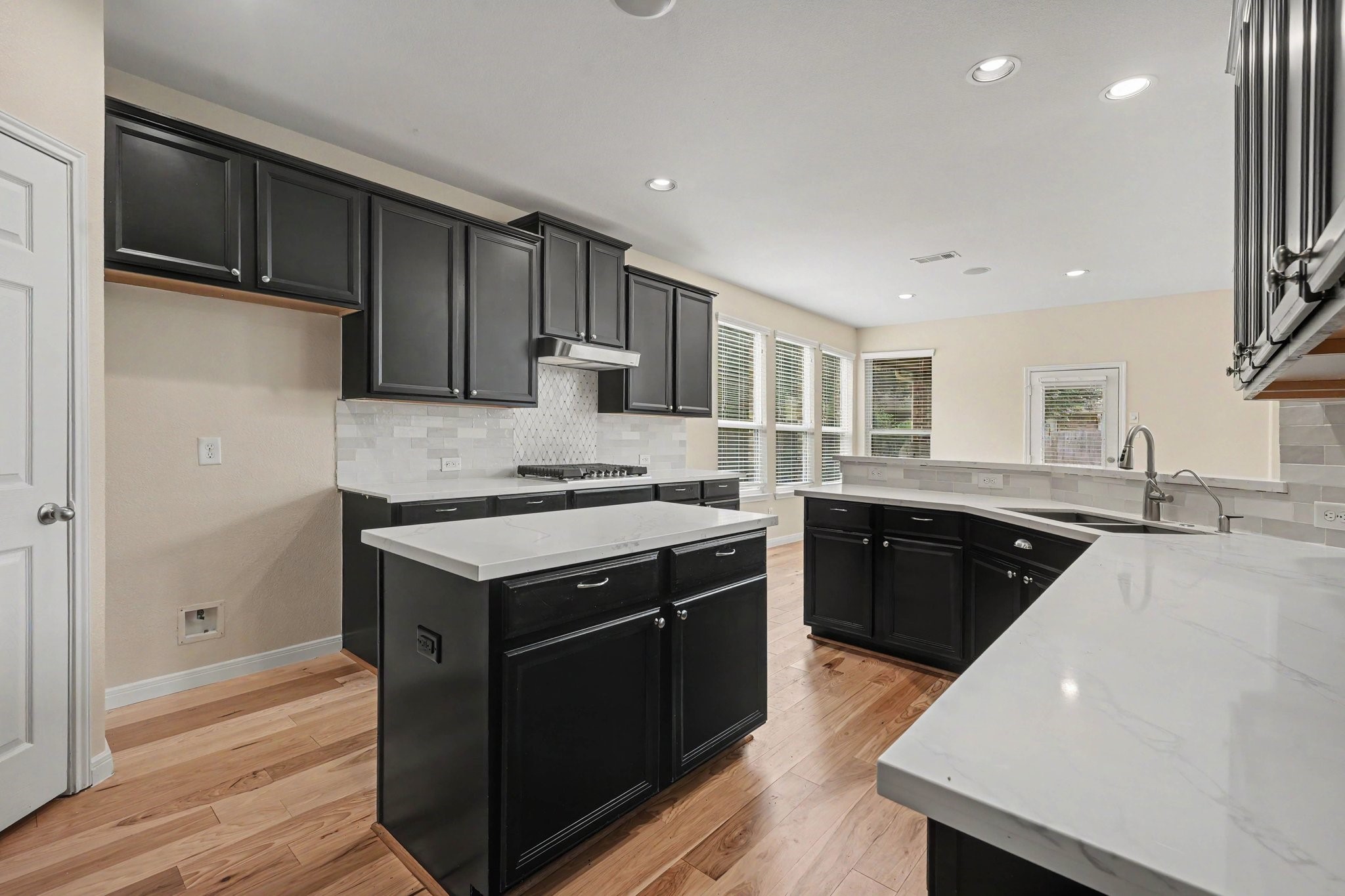 19507 Salt Grass Meadow Drive Property Photo 17