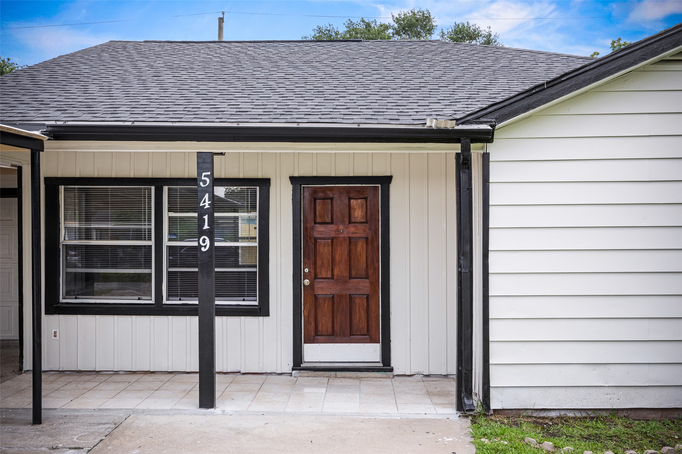 5419 Firefly Avenue Property Photo 5