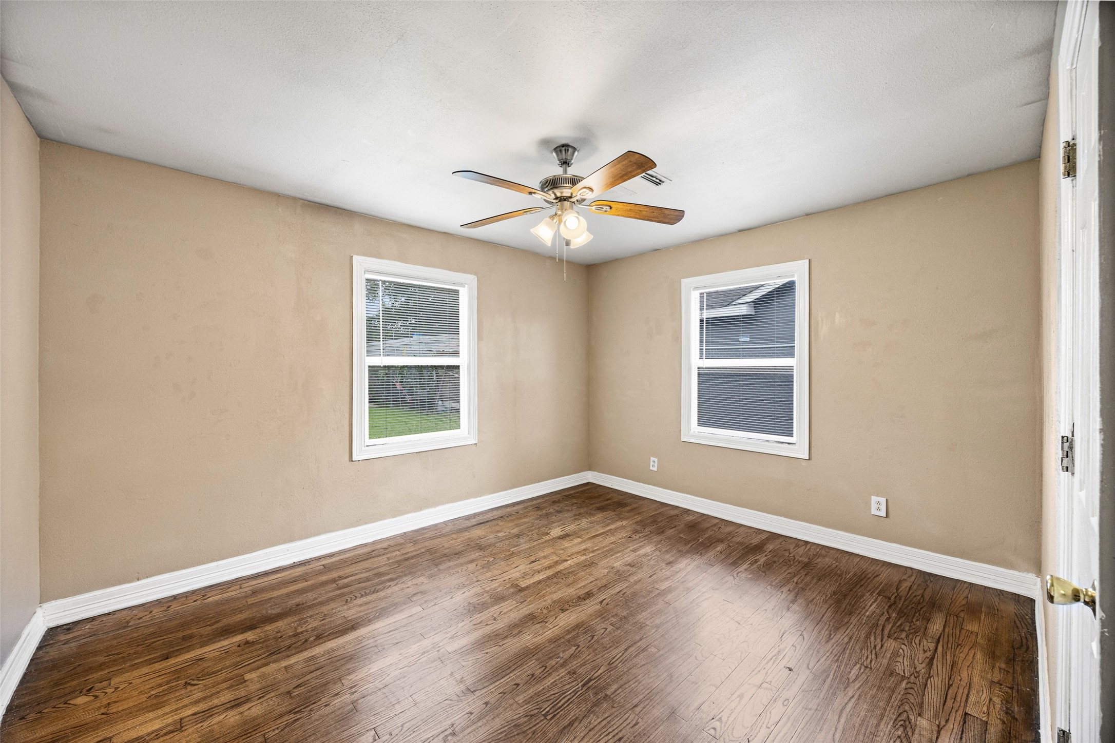 5419 Firefly Avenue Property Photo 16