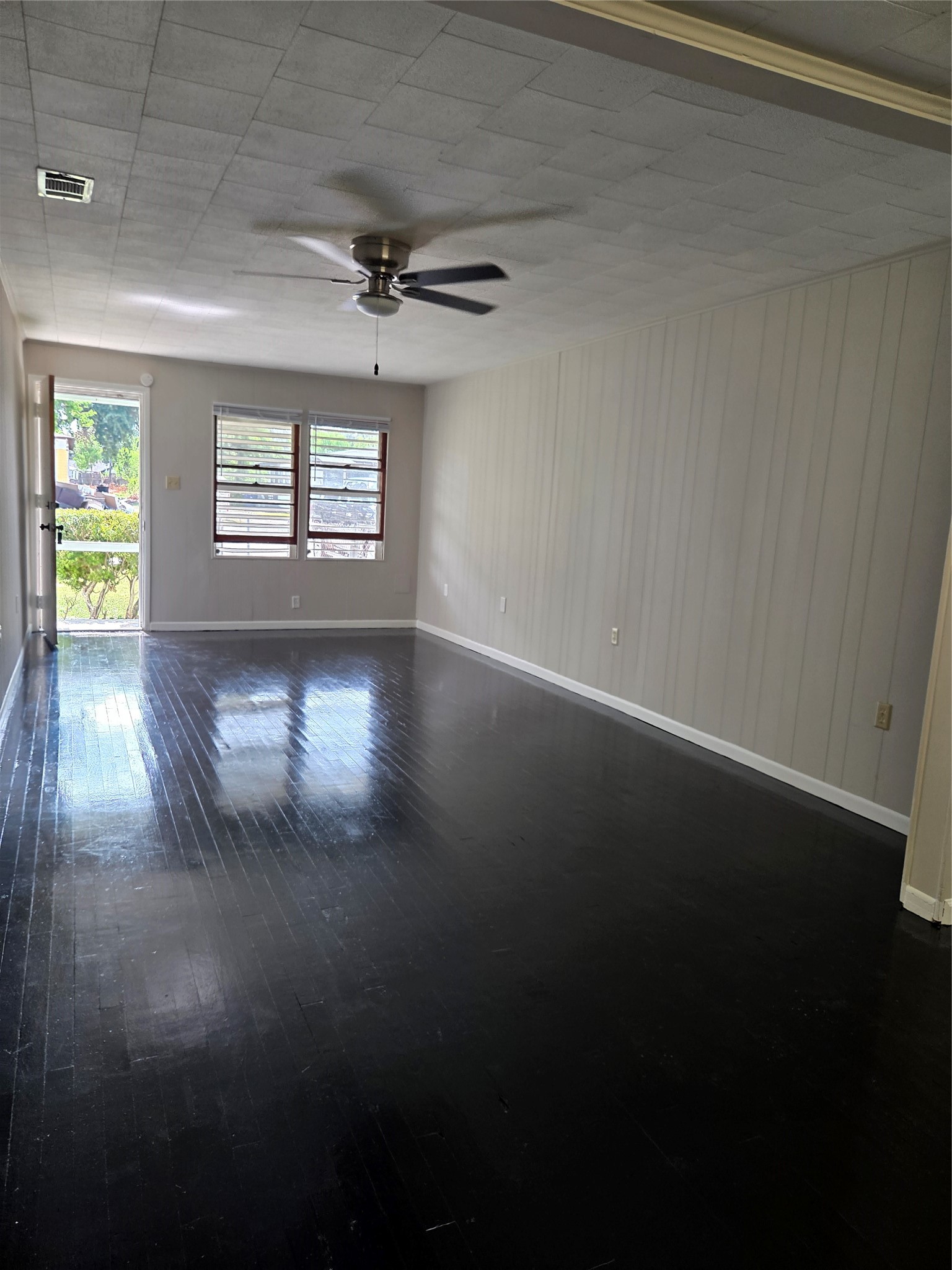 122 S Willow Street Property Photo 2