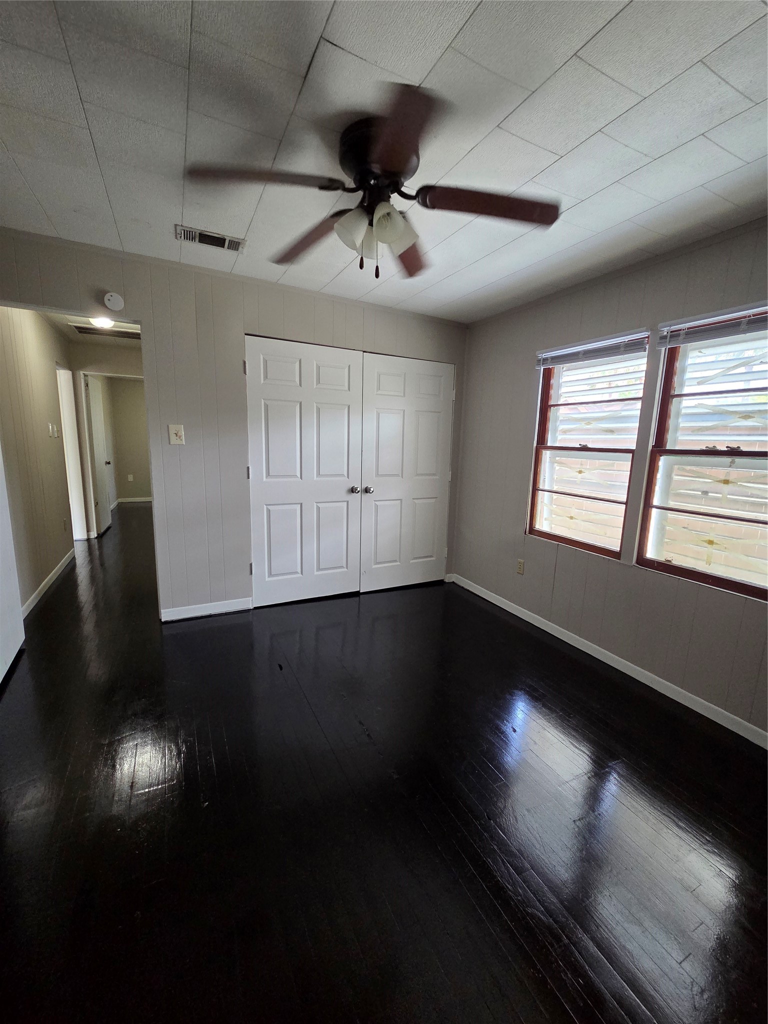 122 S Willow Street Property Photo 8