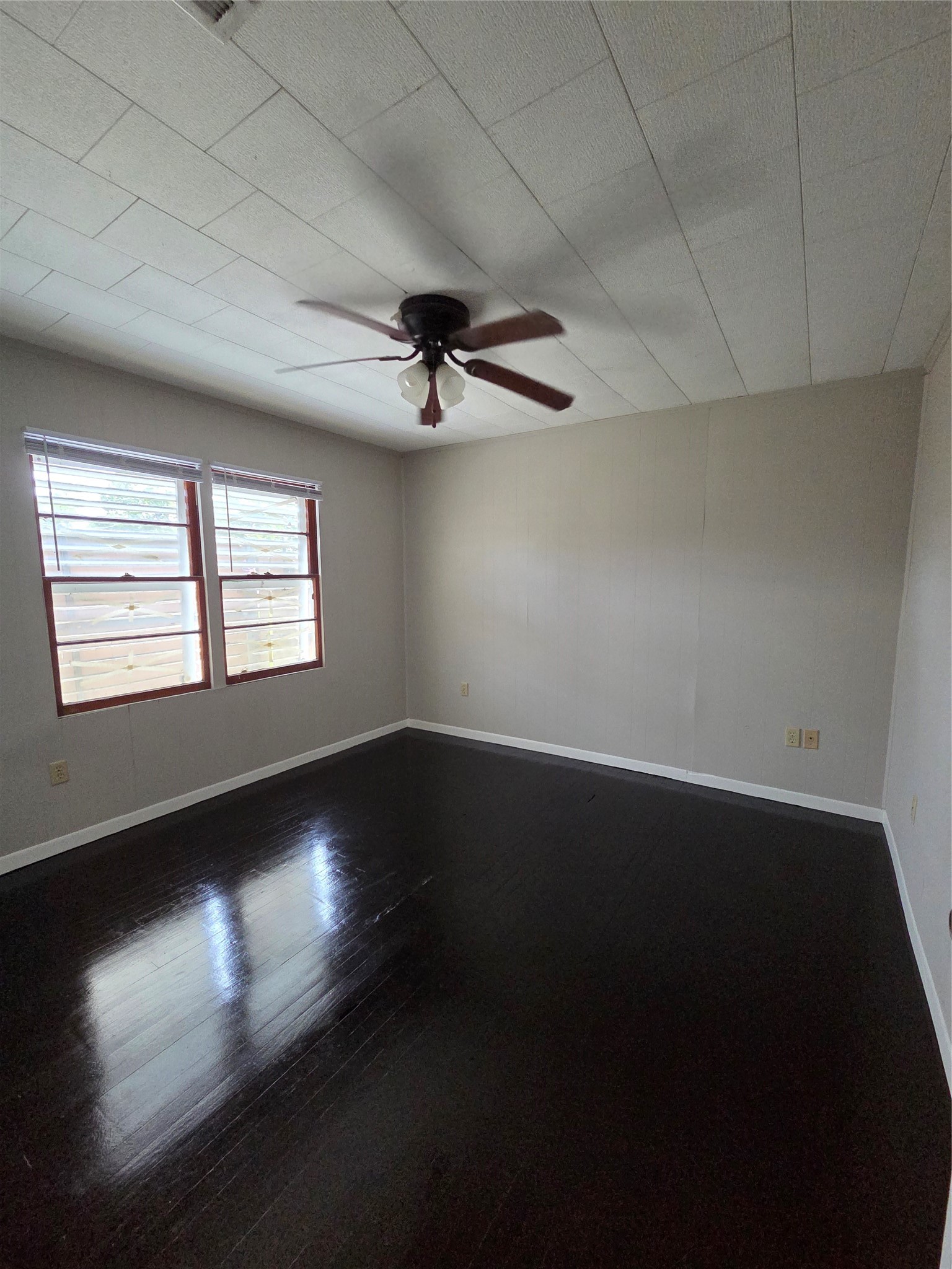 122 S Willow Street Property Photo 9