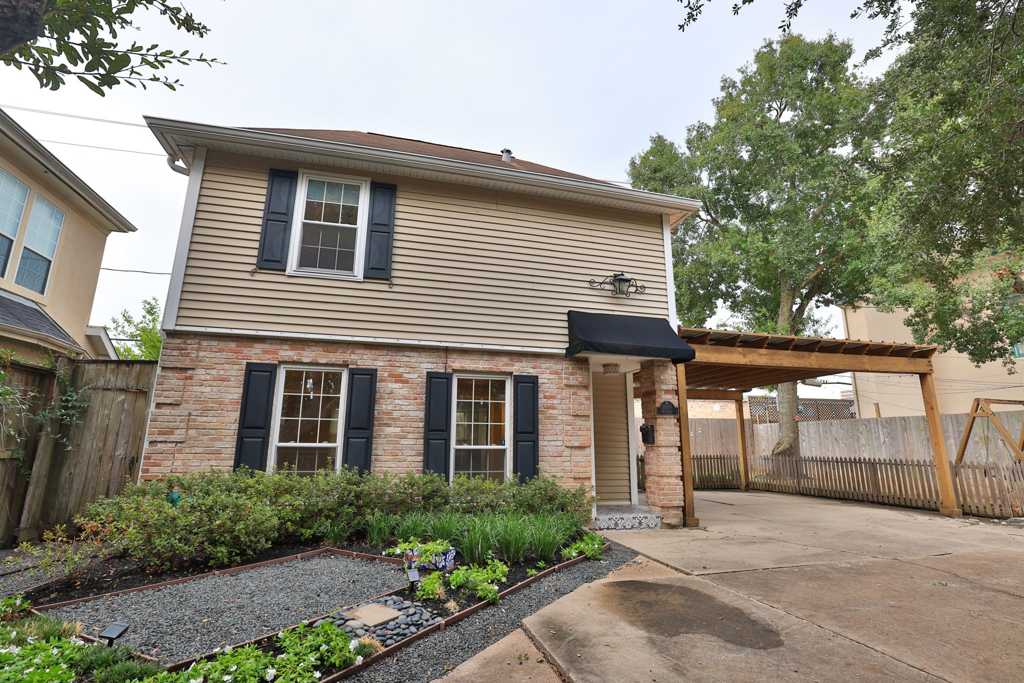 2209 Nantucket Drive C Property Photo 1