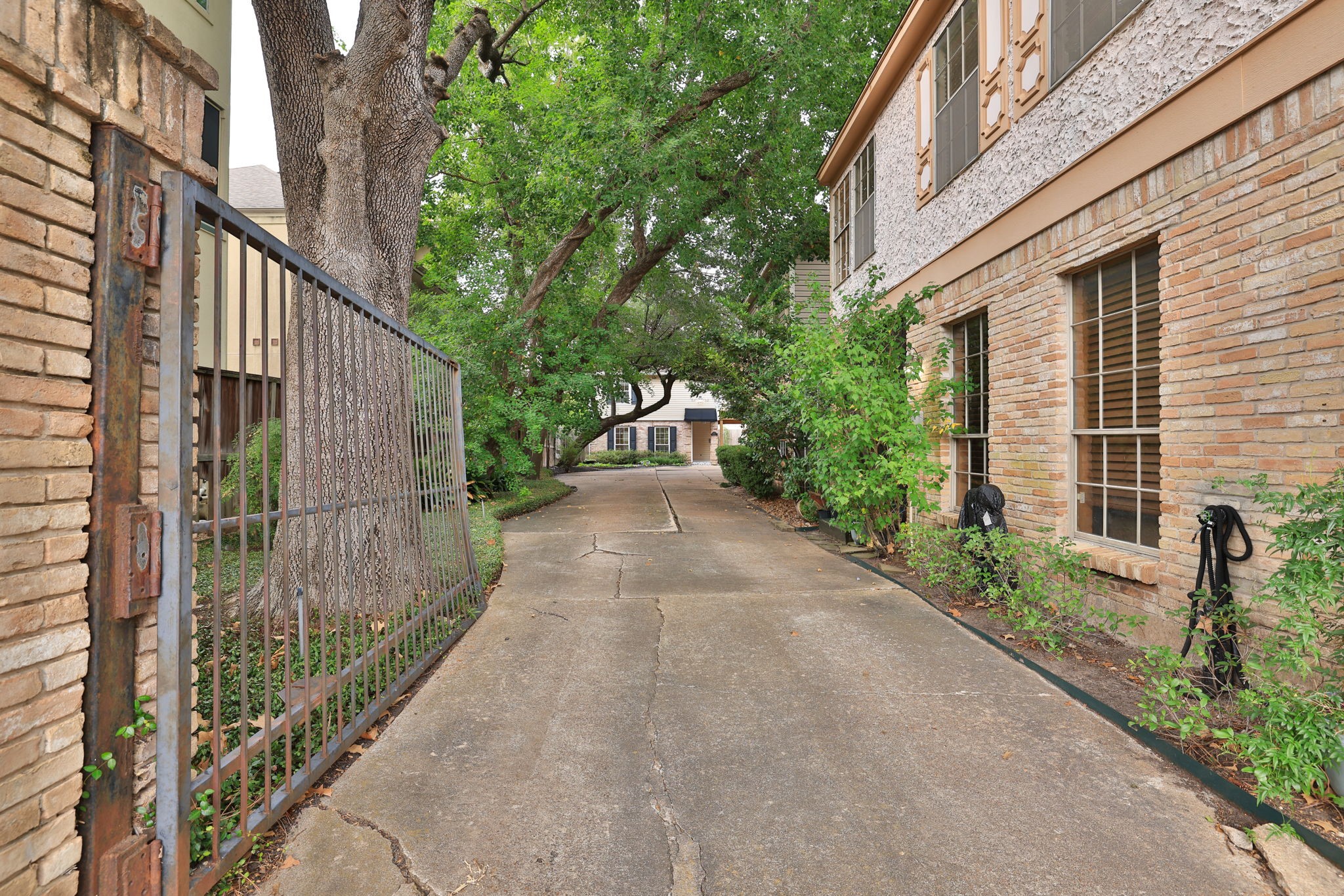 2209 Nantucket Drive C Property Photo 5