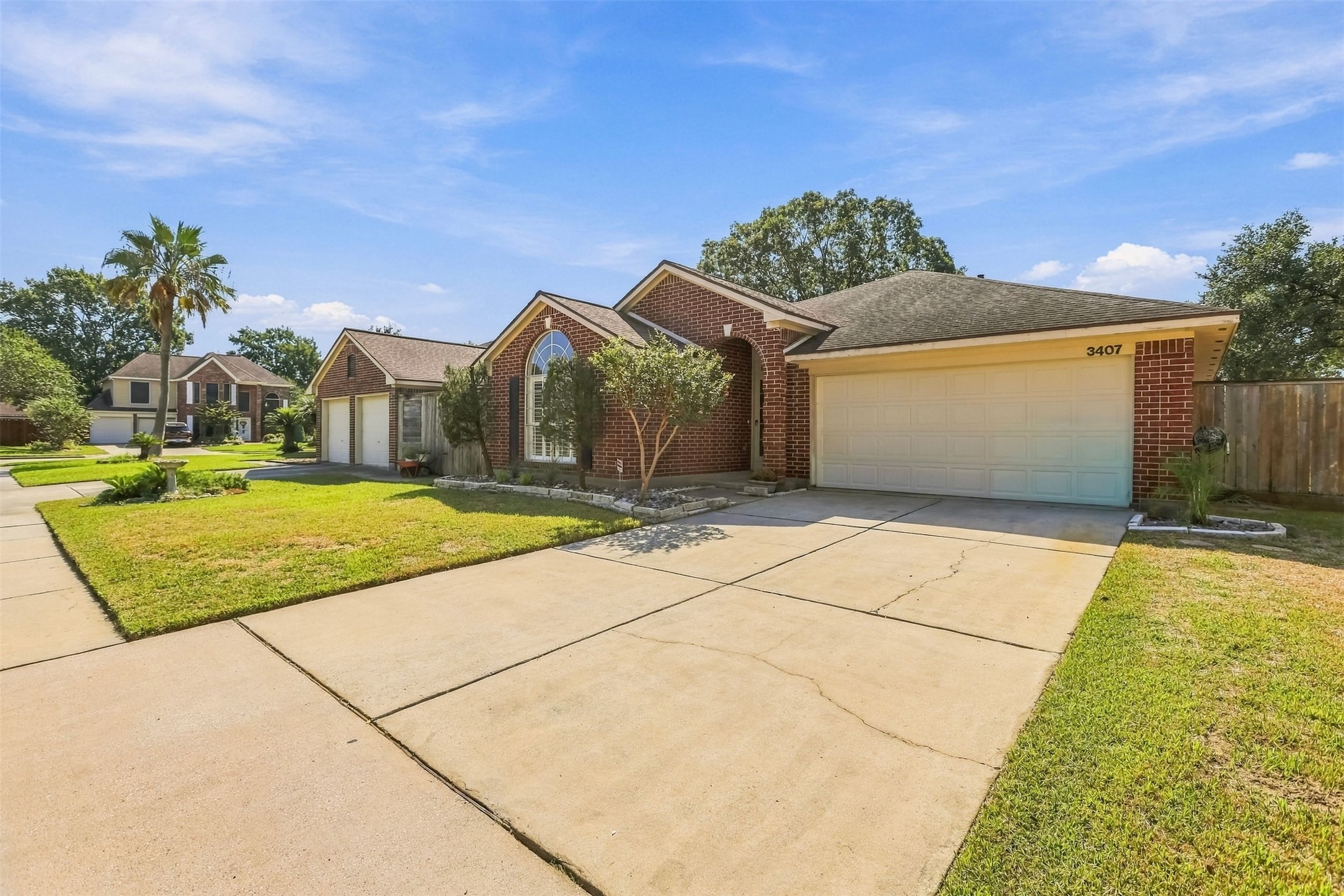 3407 Crystal Dove Drive Property Photo 2
