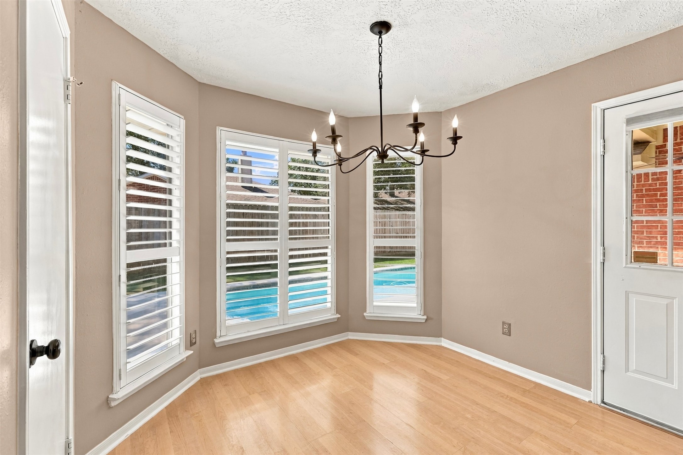 3407 Crystal Dove Drive Property Photo 11