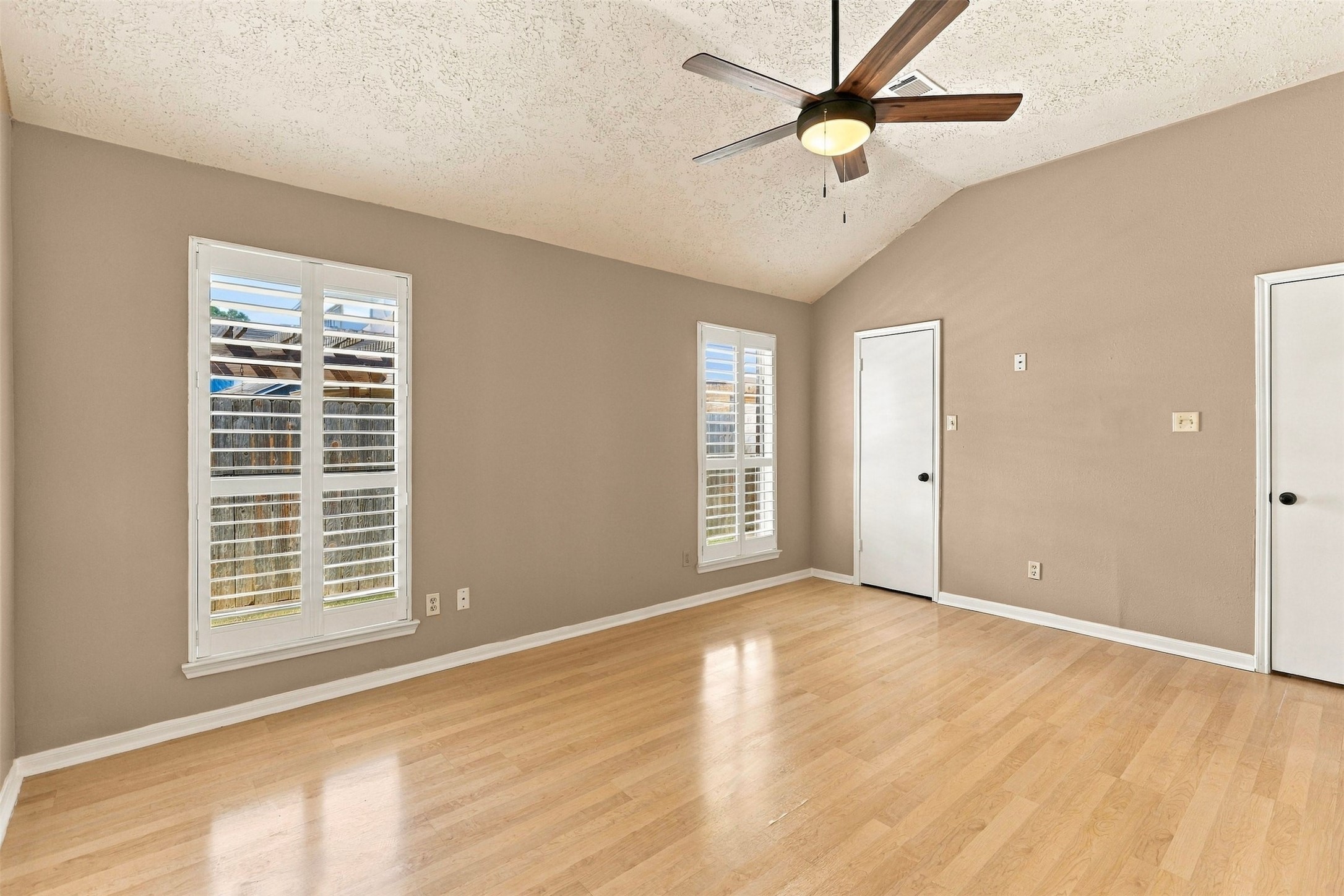 3407 Crystal Dove Drive Property Photo 16