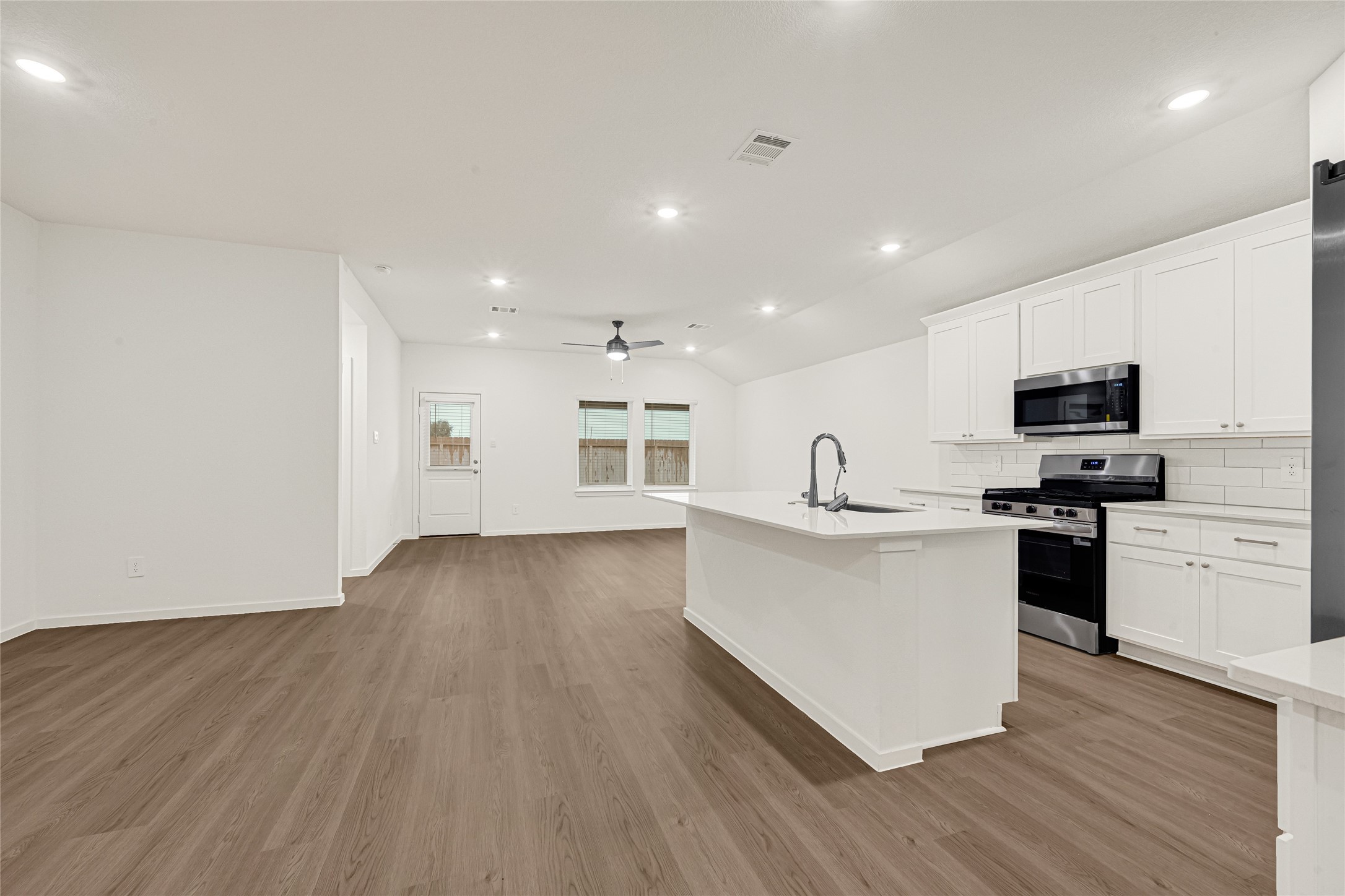9114 Sunset Marina Way Property Photo 11