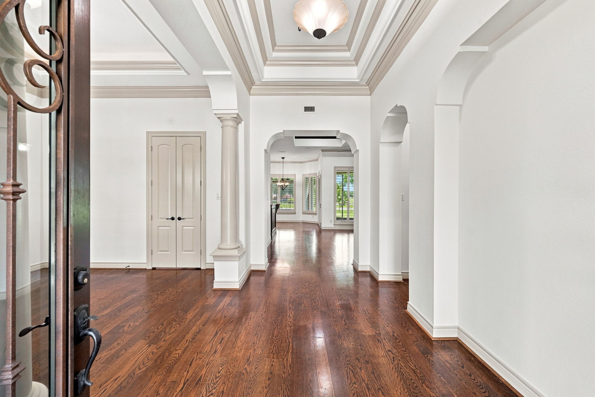 5411 Woodbury Street Property Photo 5